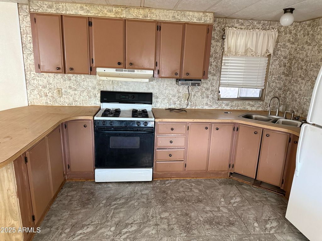 Photo of 348 W Byrd Avenue, Coolidge, AZ 85128 (MLS # 6850976)