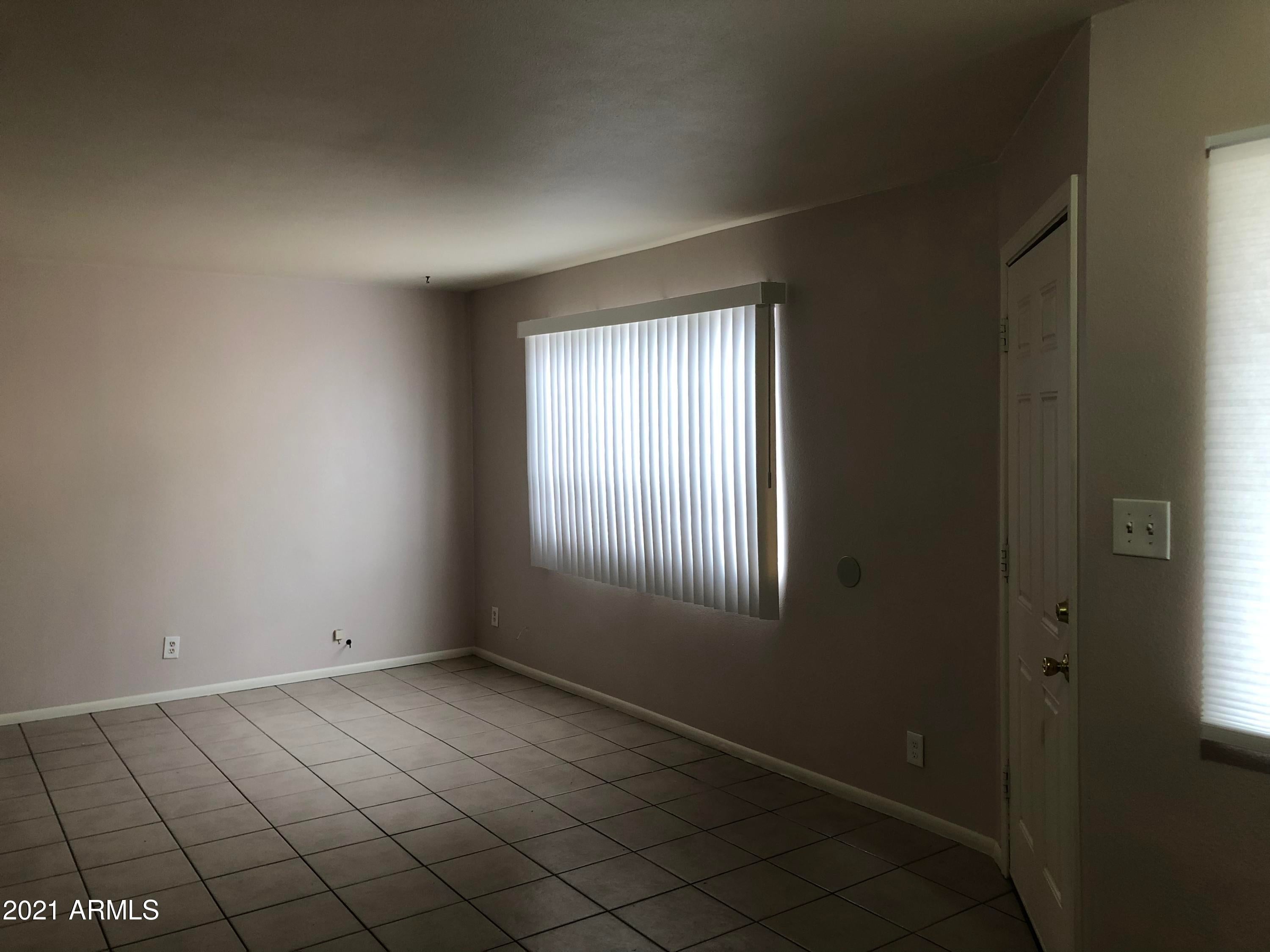 1138 W Dragoon Circle