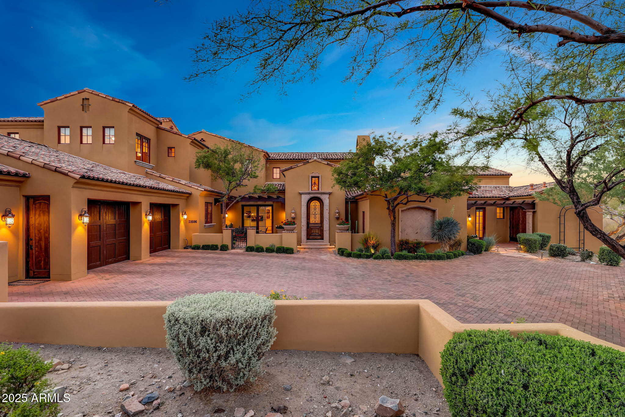 21606 W PALO BREA Circle