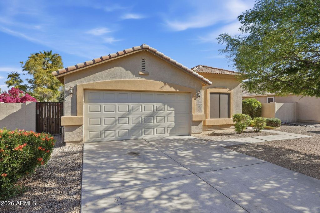 Photo of 3296 E Warbler Road, Gilbert, AZ 85297 (MLS # 6998081)