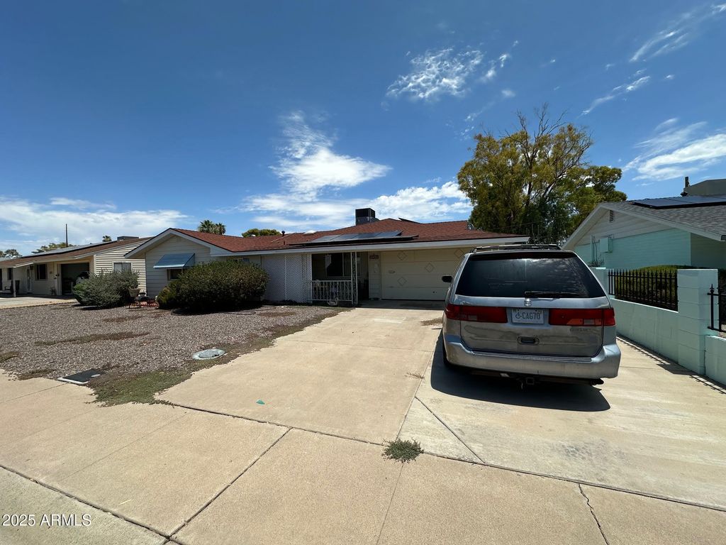 Photo of 12035 N Cherry Hills Drive, Sun City, AZ 85351 (MLS # 6889495)
