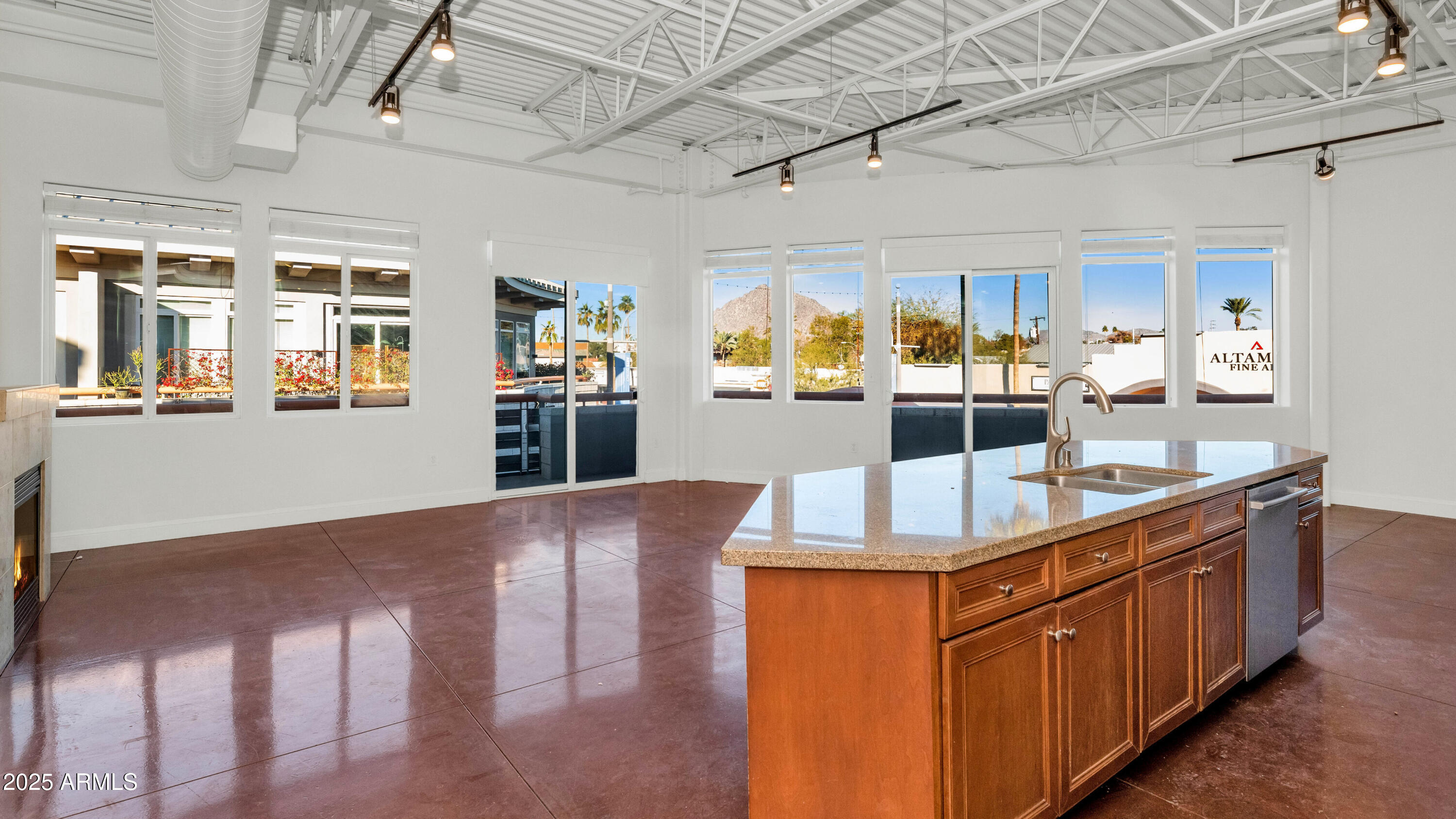 7039 E MAIN Street A206