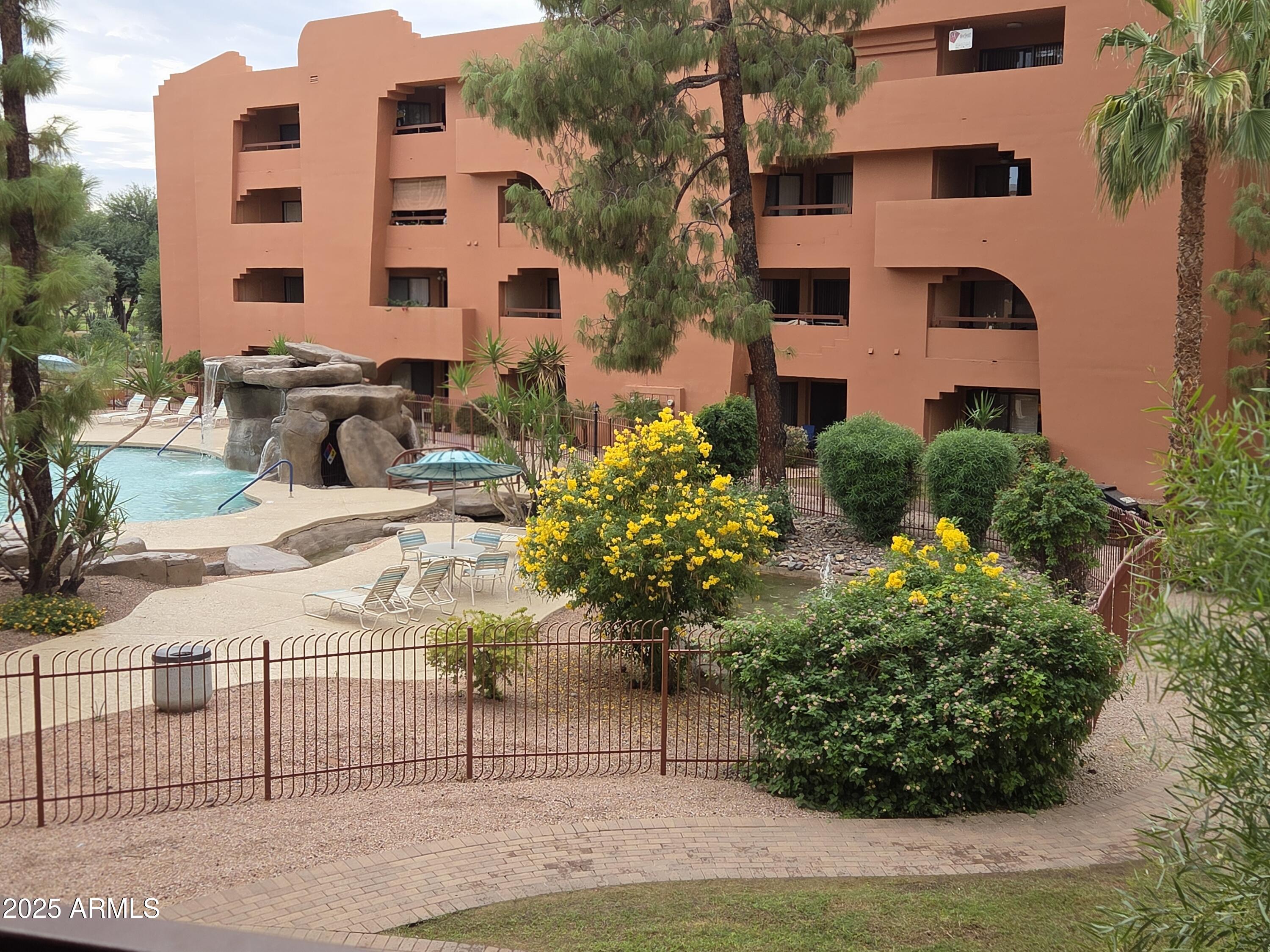 12222 N PARADISE VILLAGE Parkway S 220