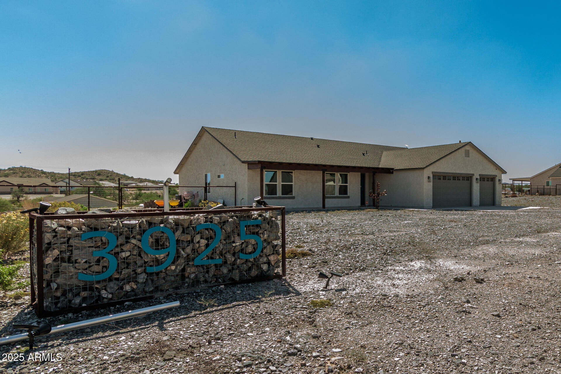 3925 W MOON DUST Trail
