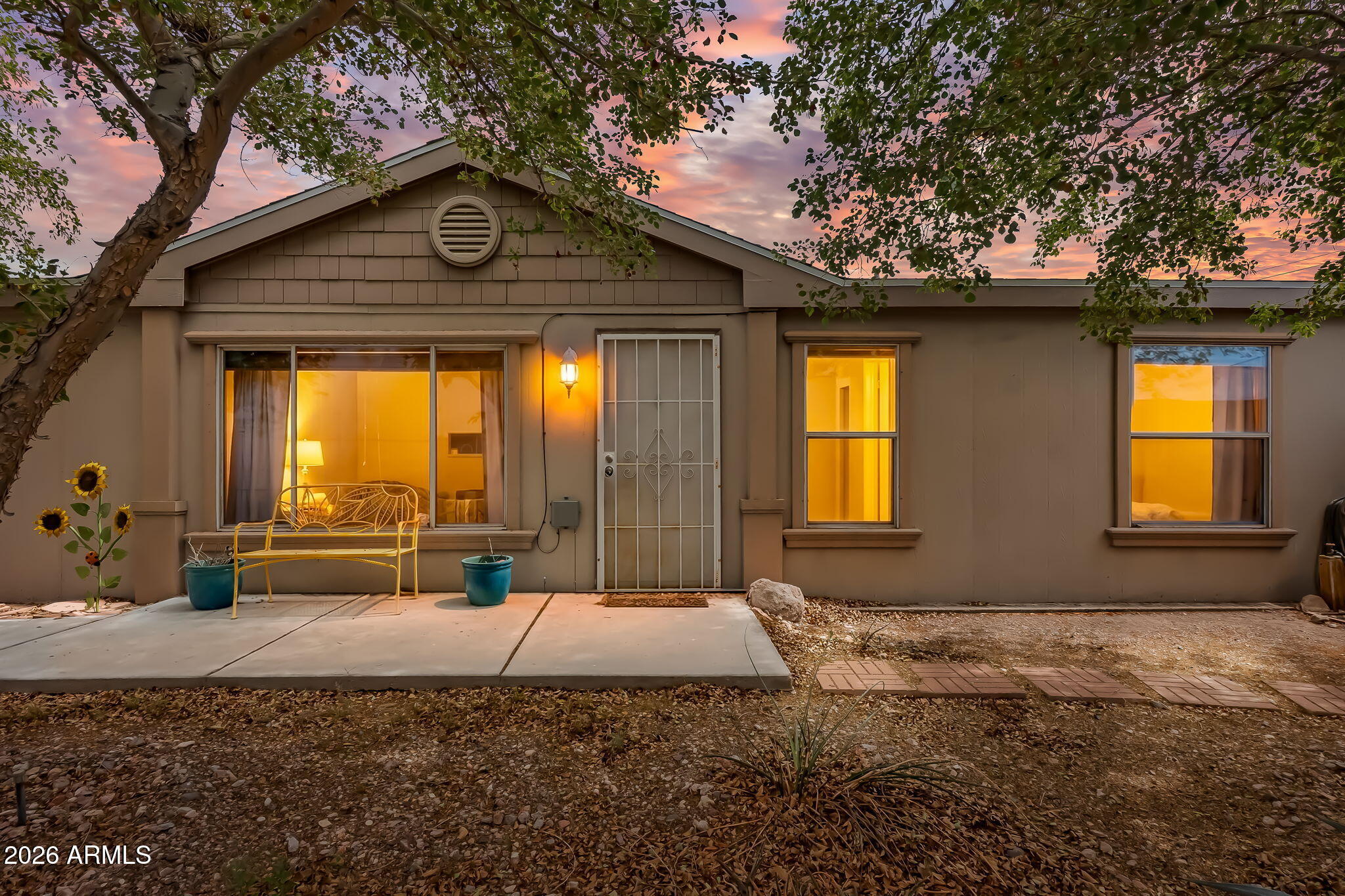 3162 LOCUST Boulevard