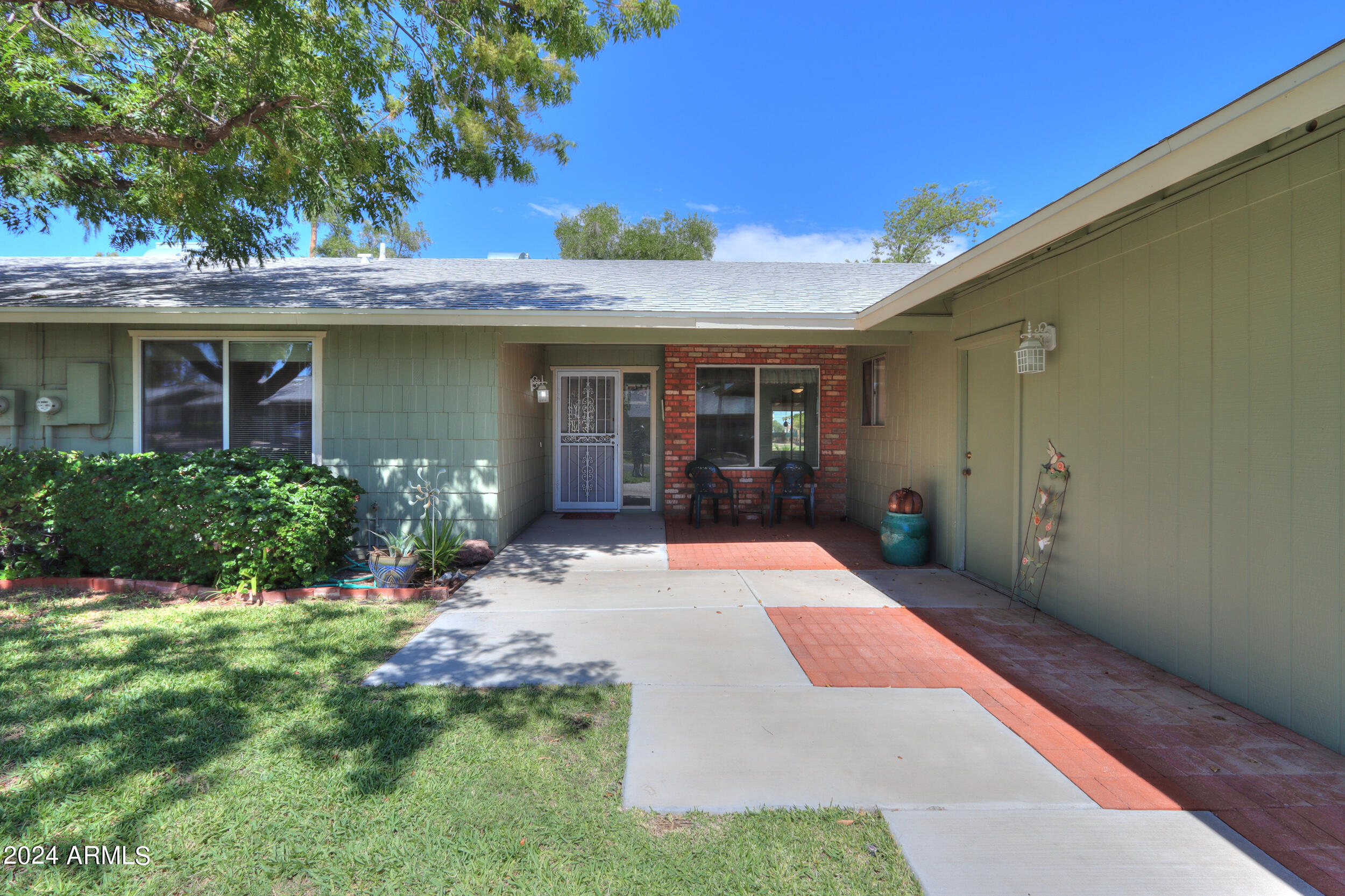 4906 E LAKE POINT Circle