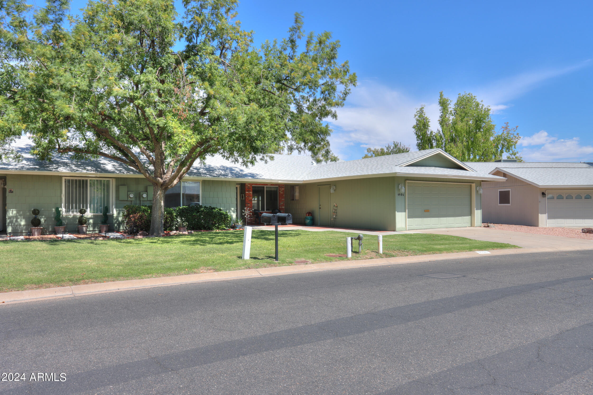 4906 E LAKE POINT Circle