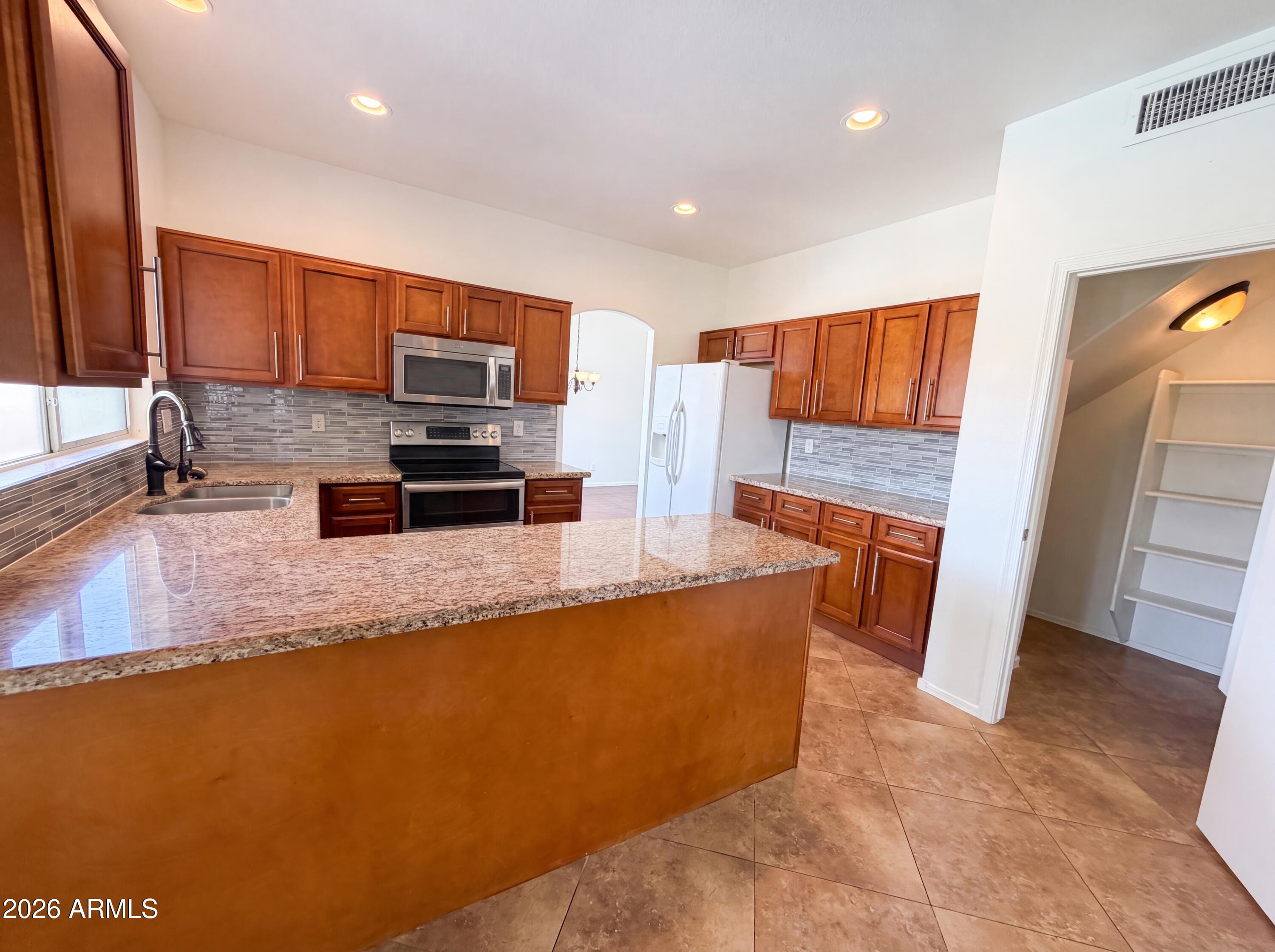 8274 S STEPHANIE Lane