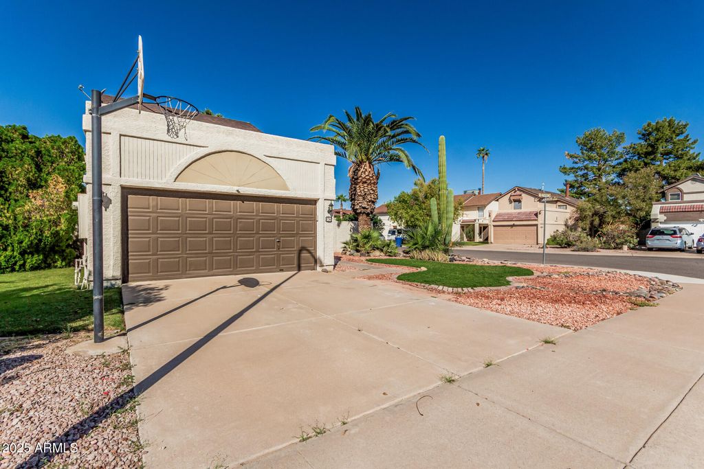 Photo of 736 N Hazelton Drive, Chandler, AZ 85226 (MLS # 6928534)