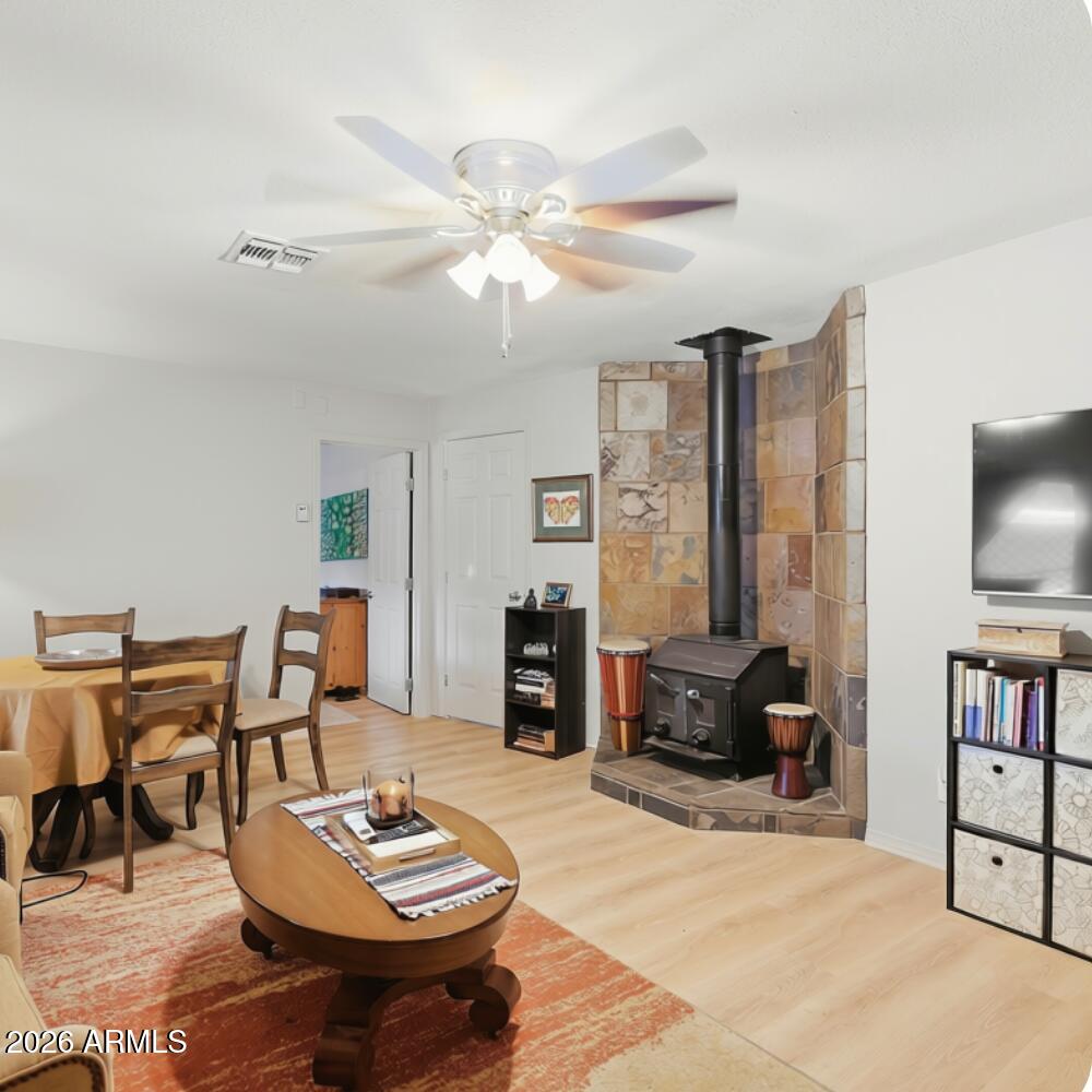 205 Sunset Dr -- 18