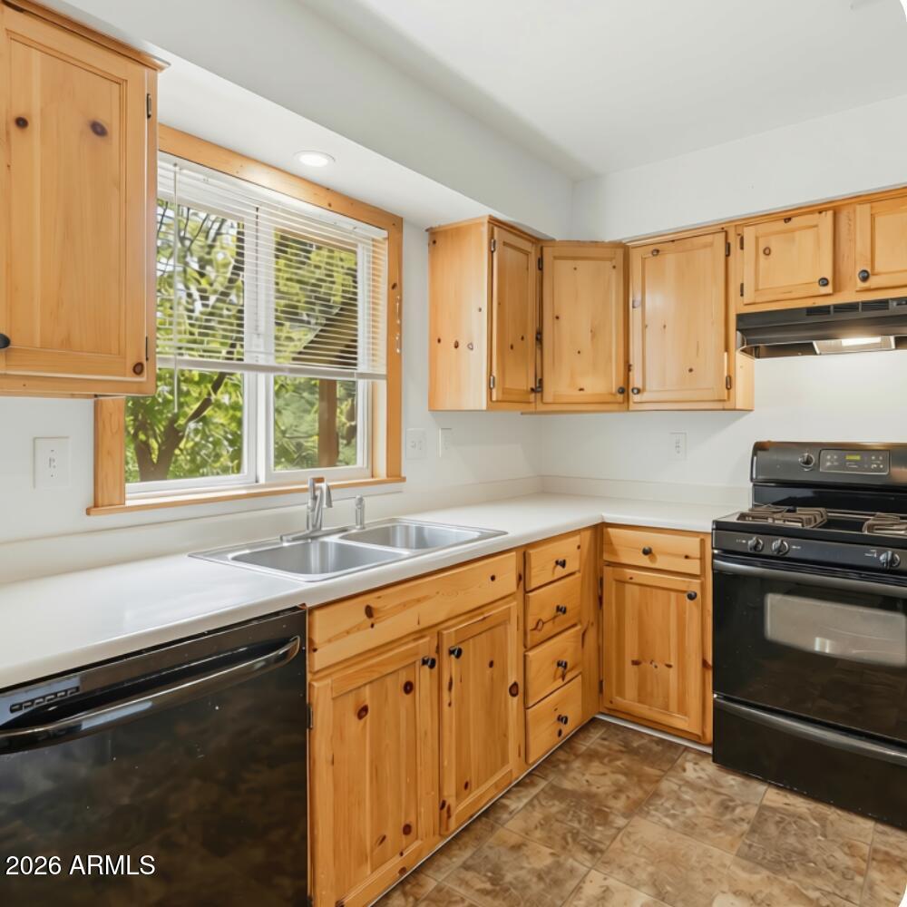205 Sunset Dr -- 18