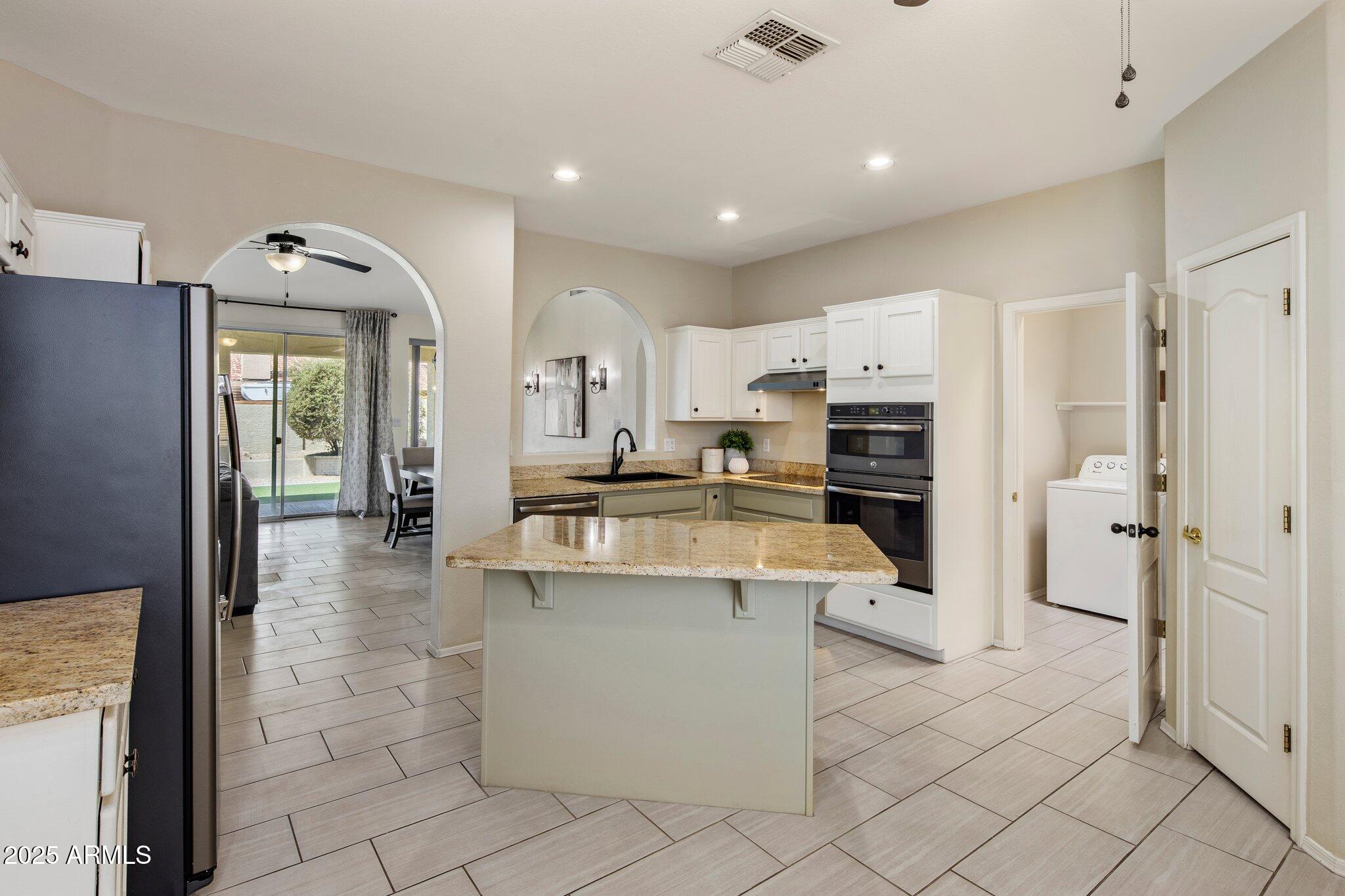11214 N PINTO Drive