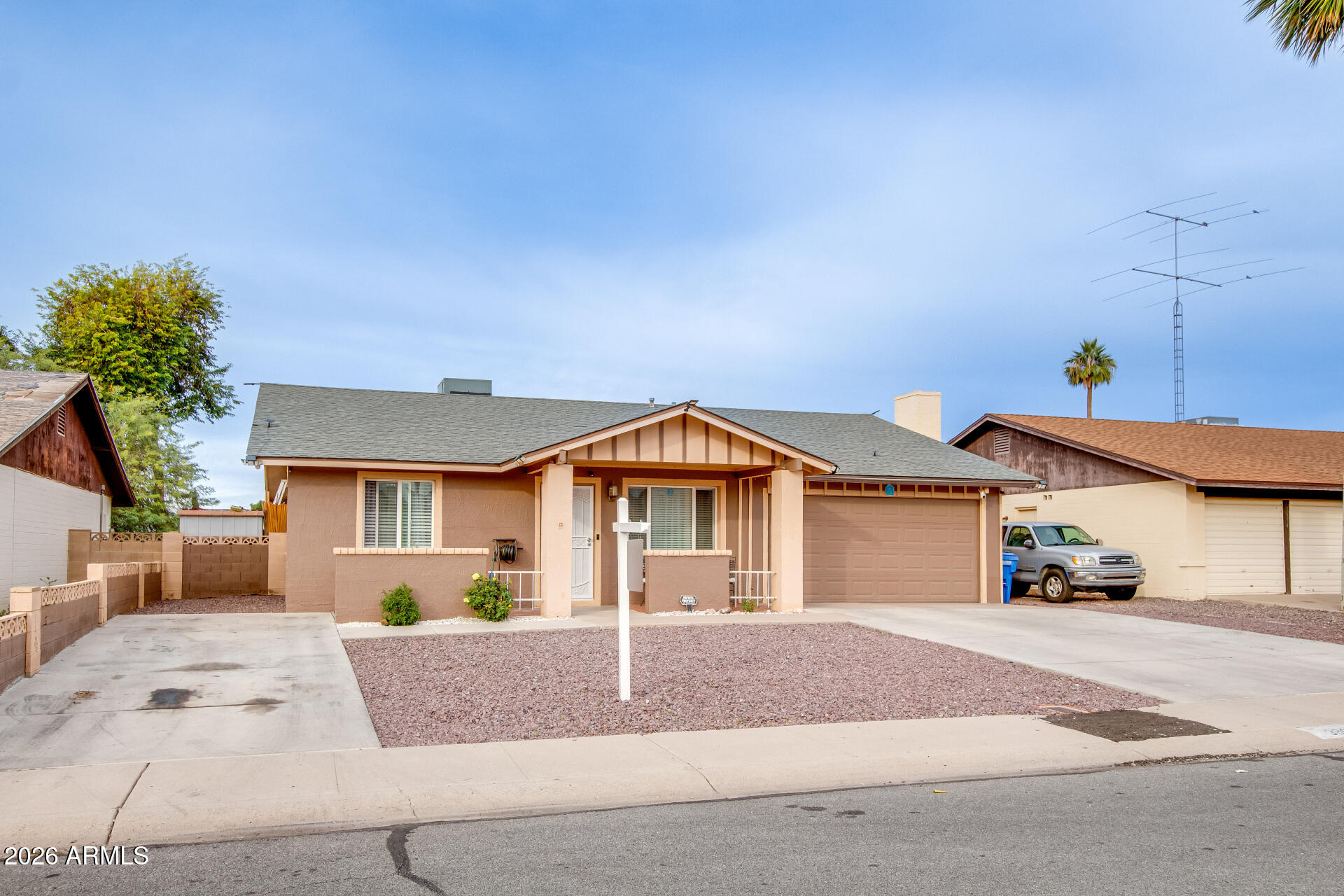 3840 W SIERRA Street