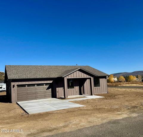 A home in Peeples Valley