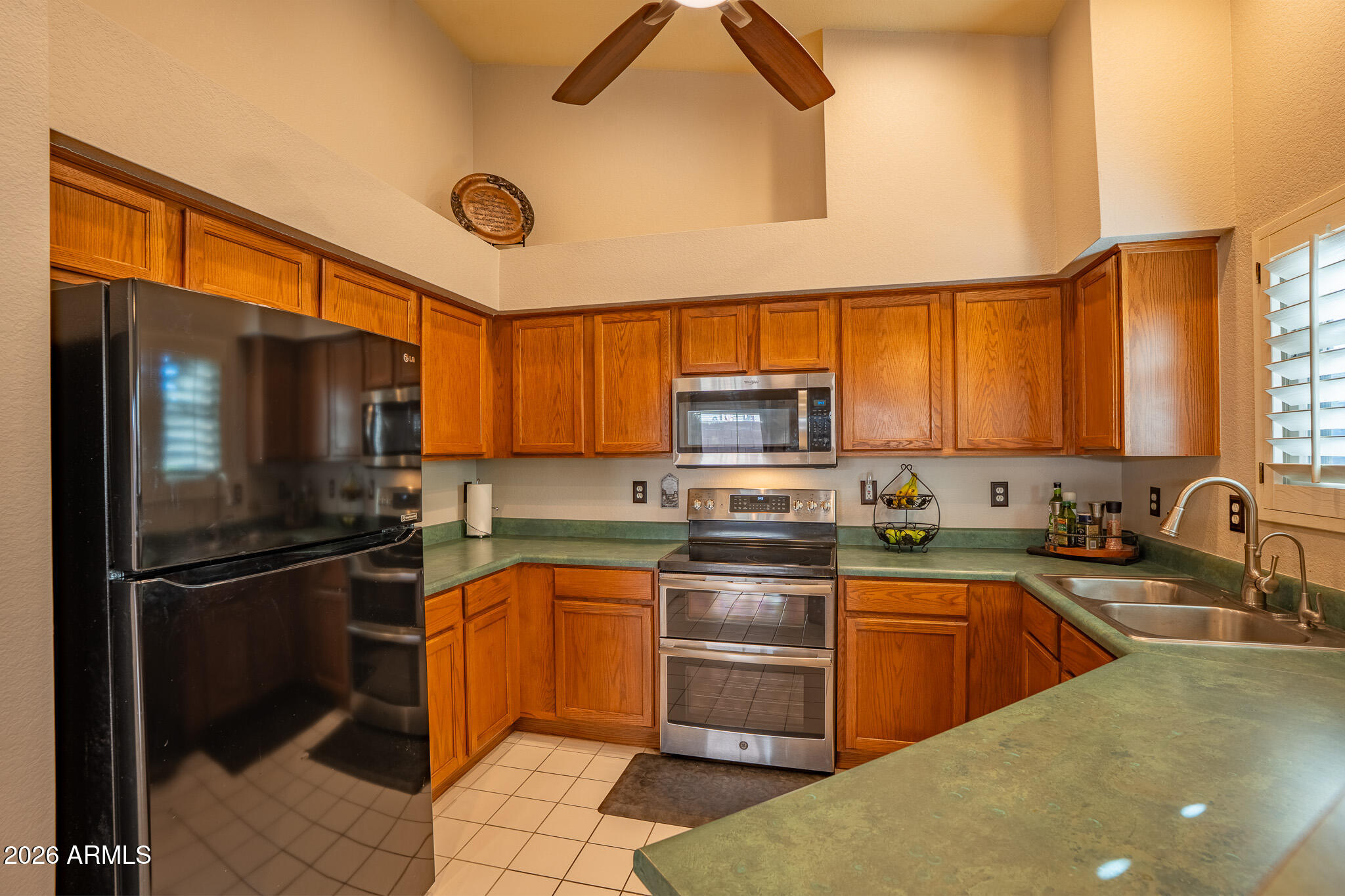 1750 W UNION HILLS Drive 33