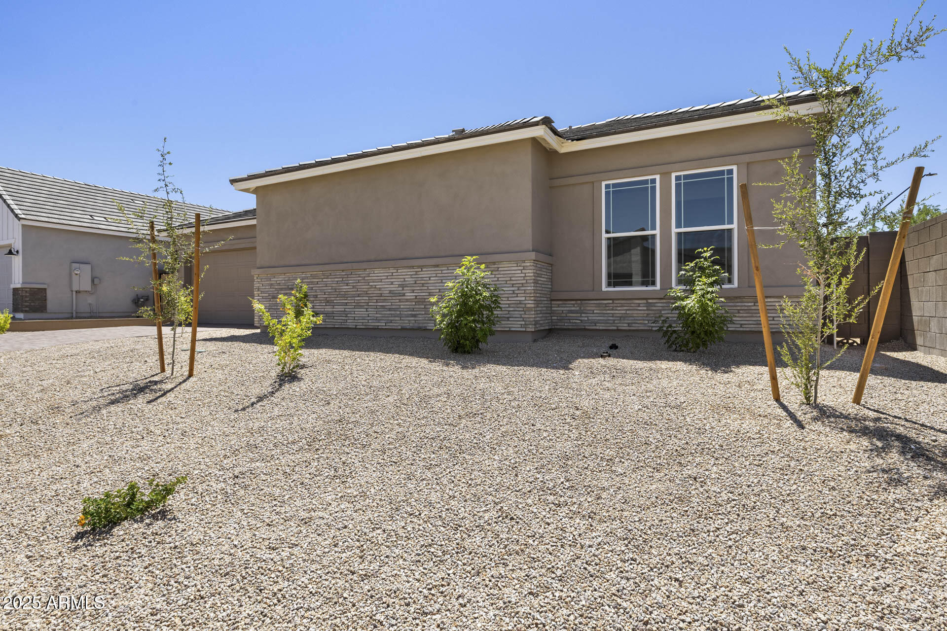 4211 E DESERT VISTA Trail