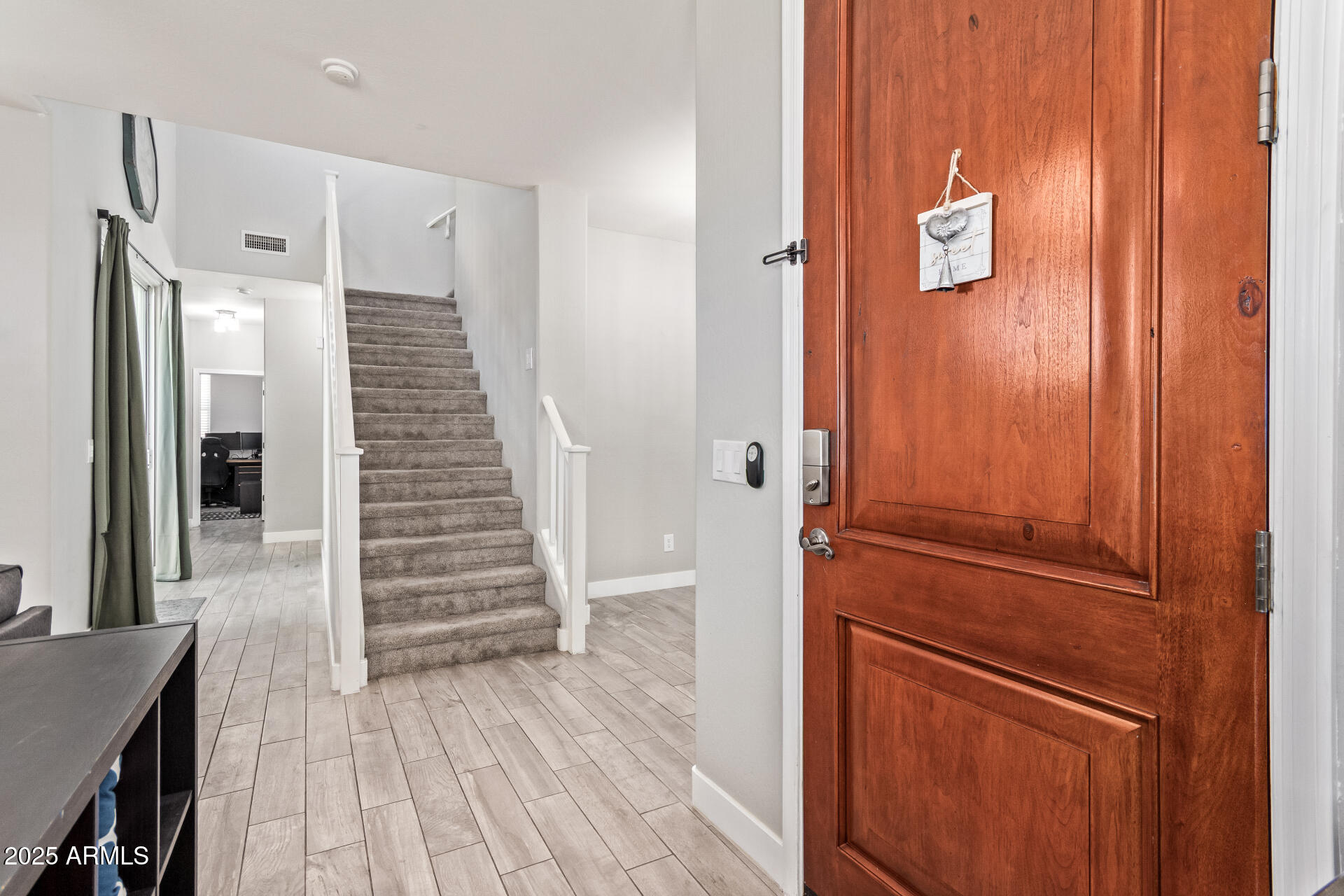 10212 E ISLETA Avenue