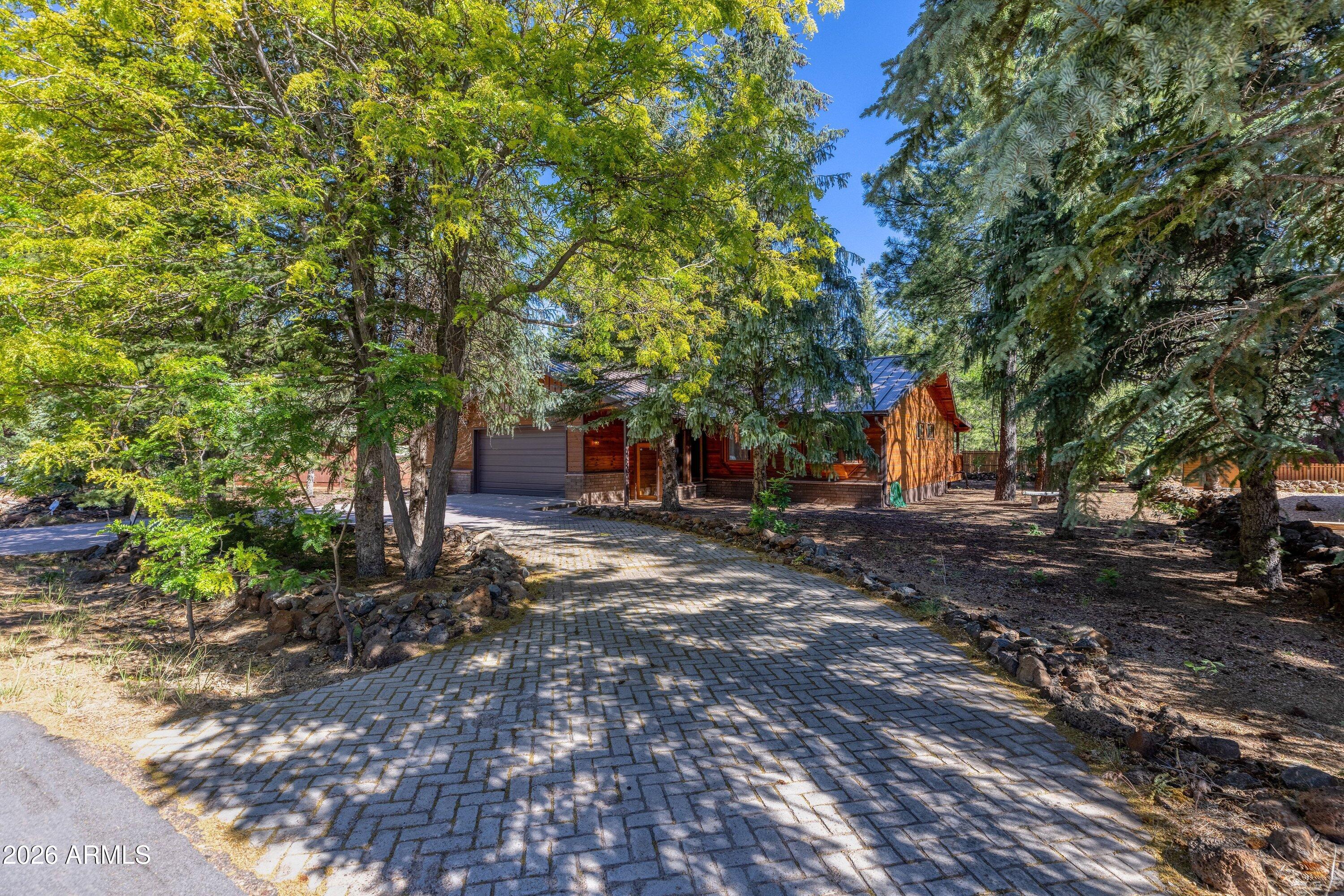 5038 SWEEPING VISTA Drive