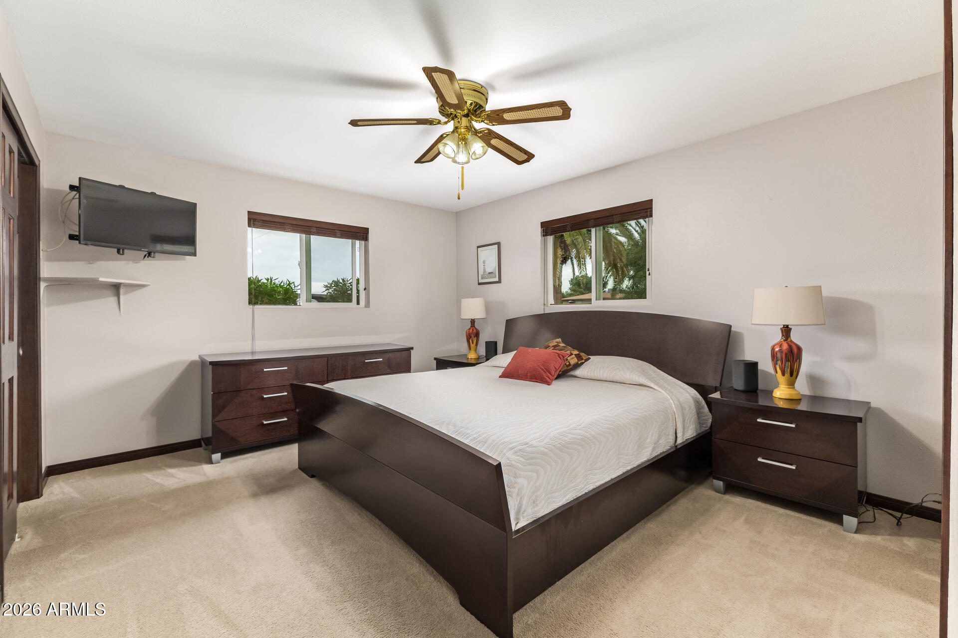 5349 E DALLAS Street