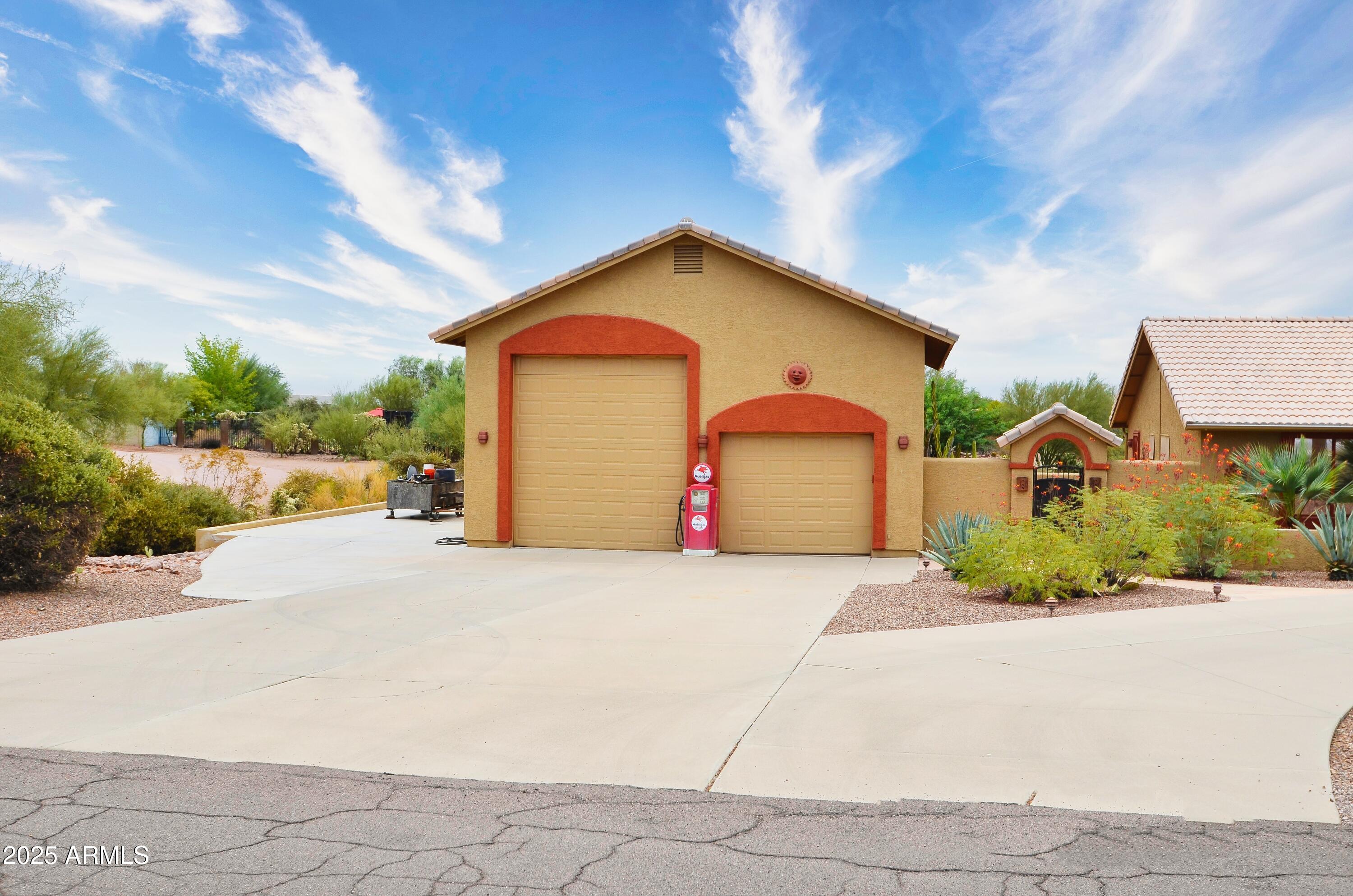 10843 E SUGAR CREEK Drive