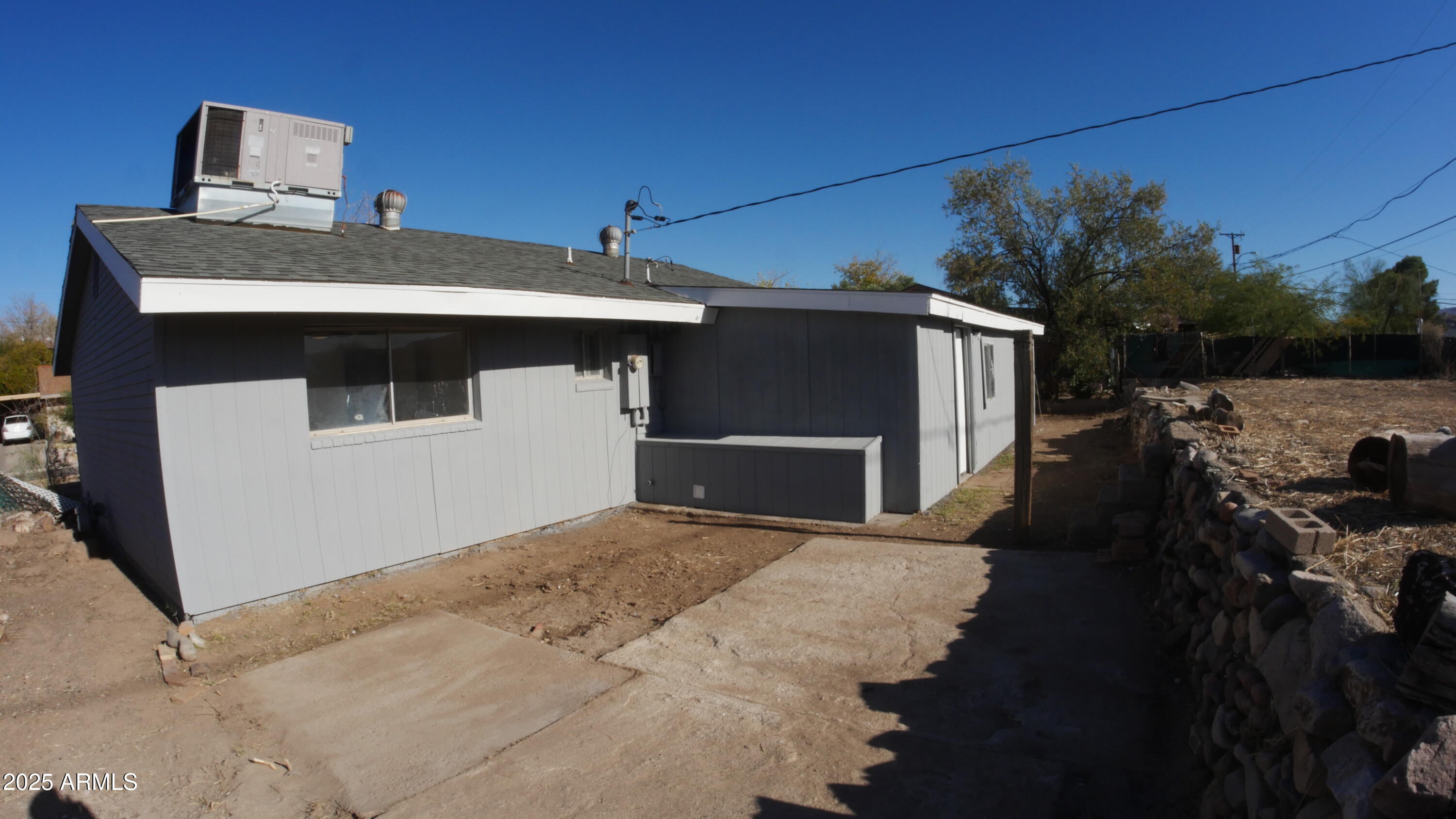 327 W FAIRHAVEN Road