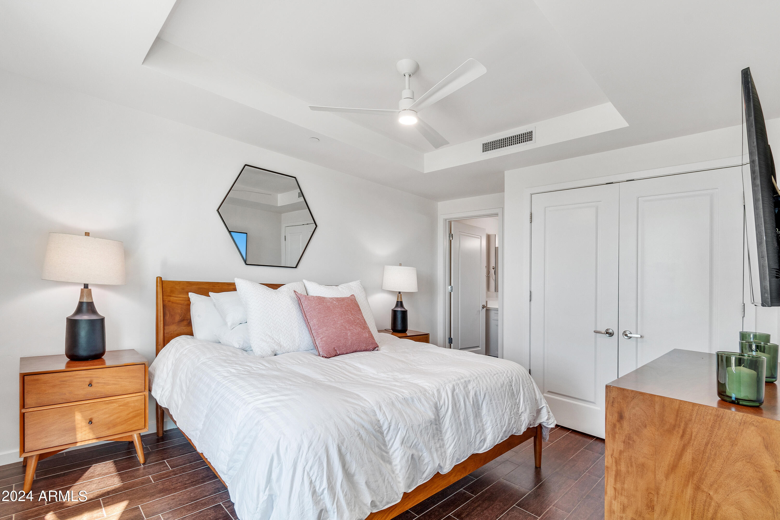 6803 E MAIN Street 5503