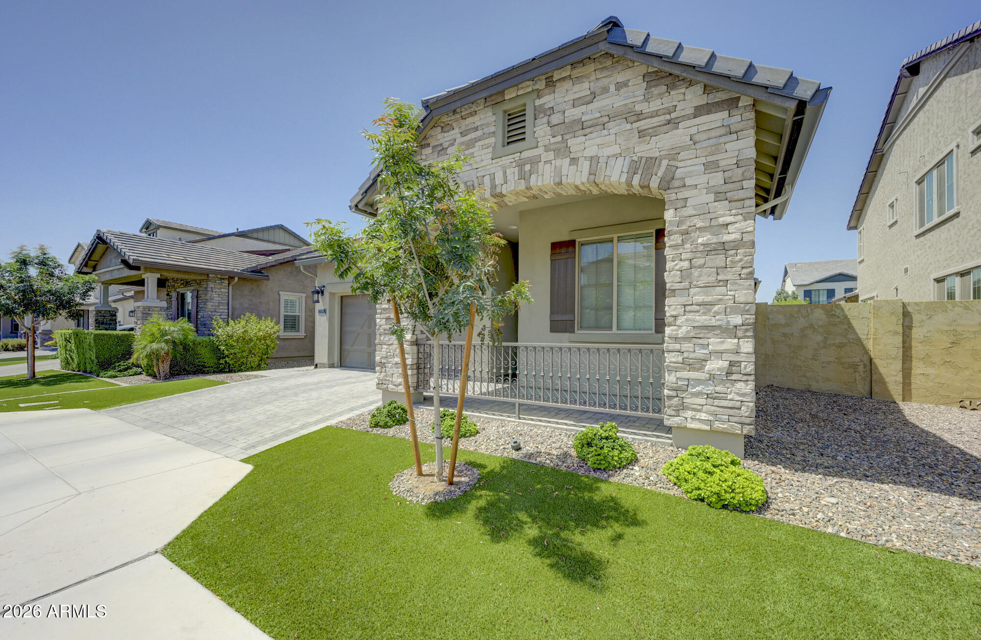 2082 E ORIOLE Drive