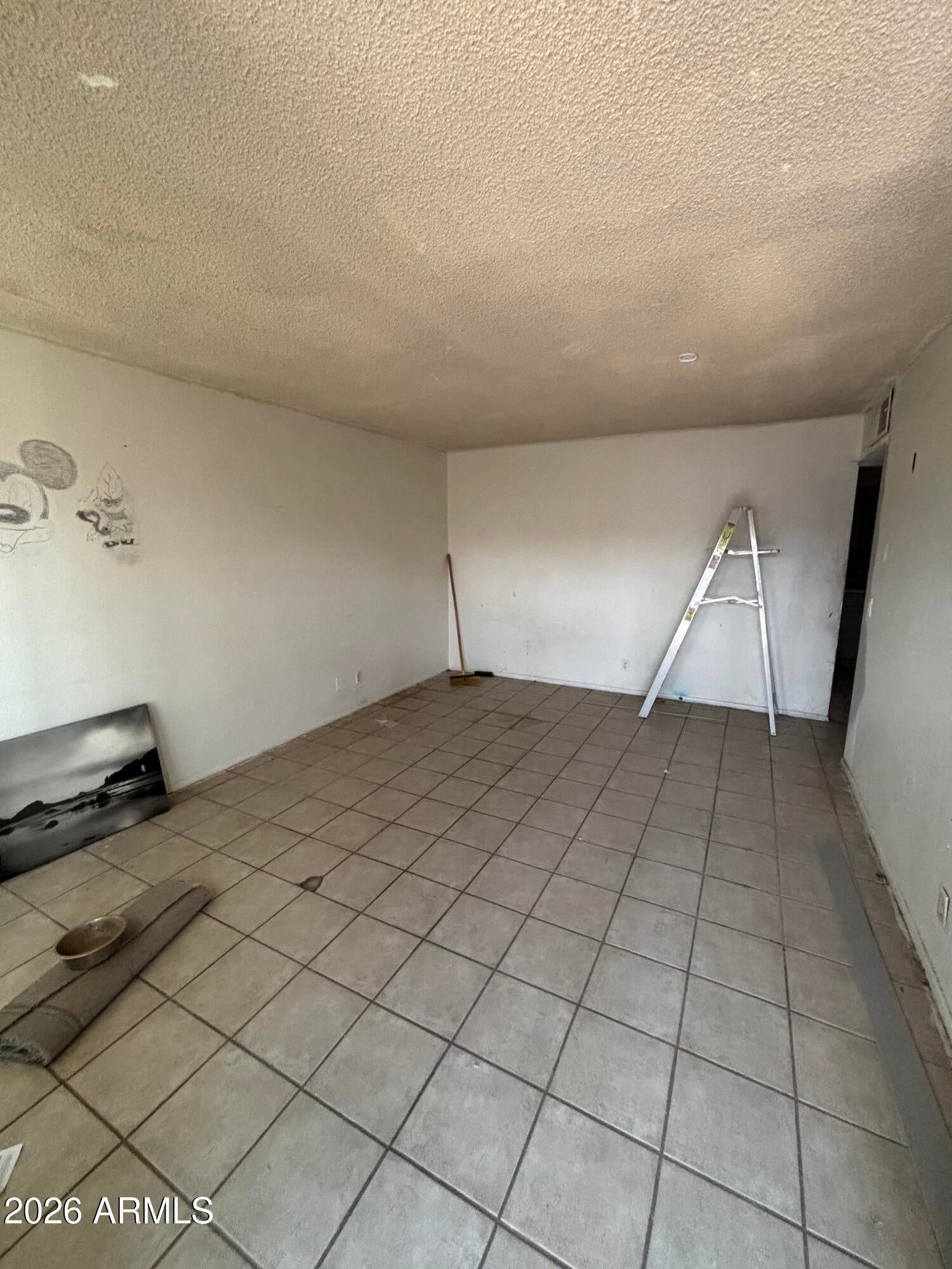 2108 E ALTA VISTA Road