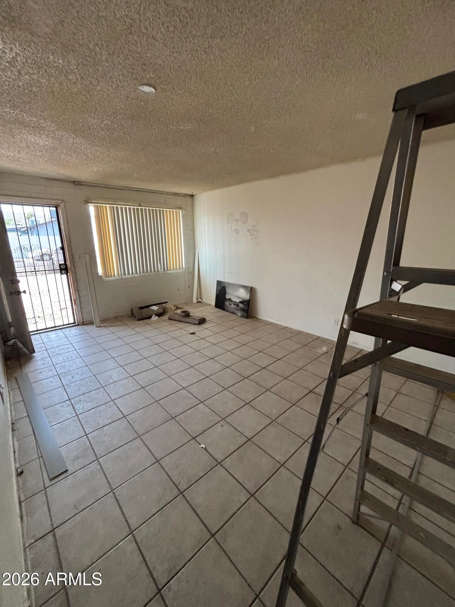 2108 E ALTA VISTA Road