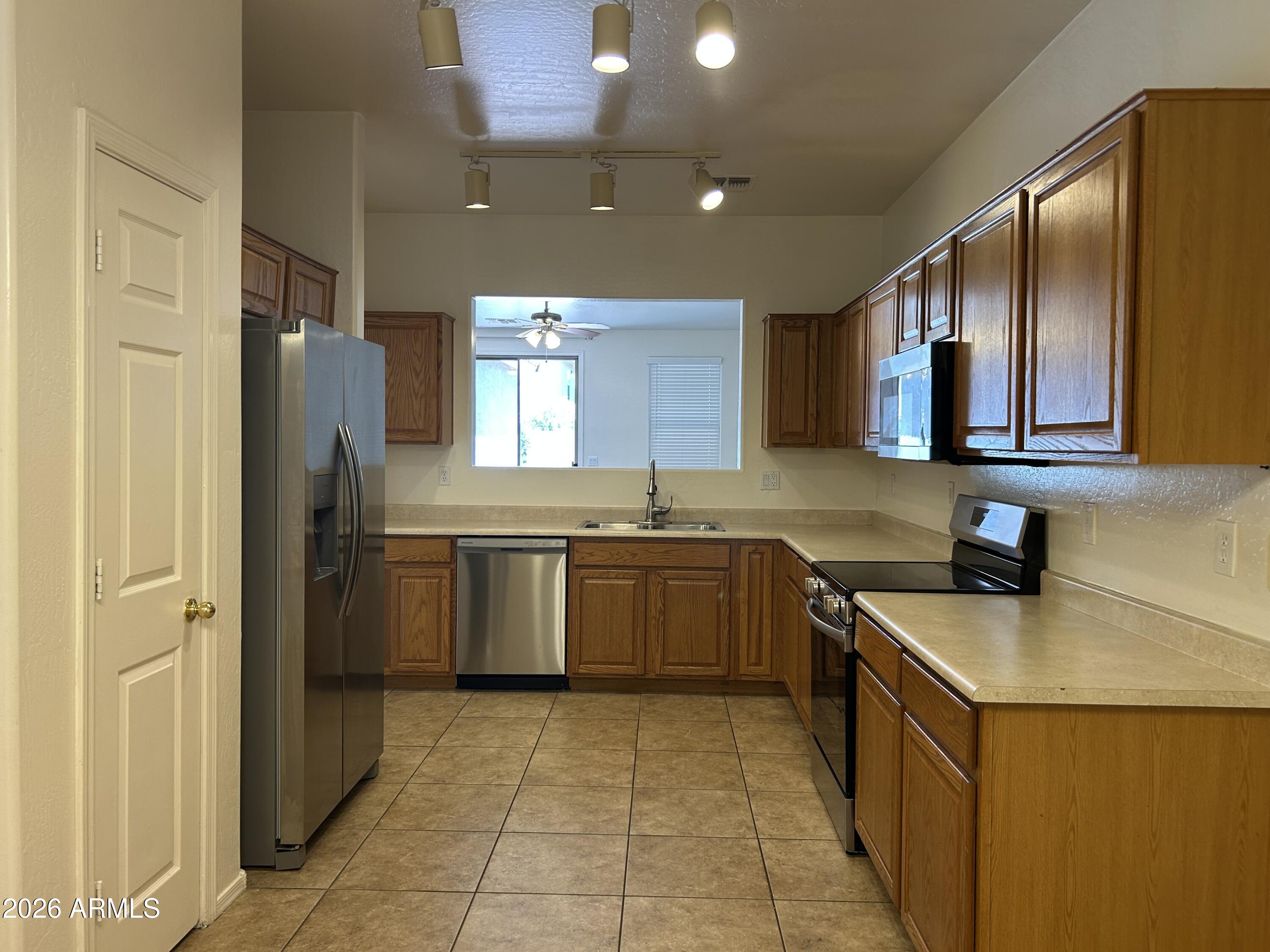 2186 W AGRARIAN HILLS Drive