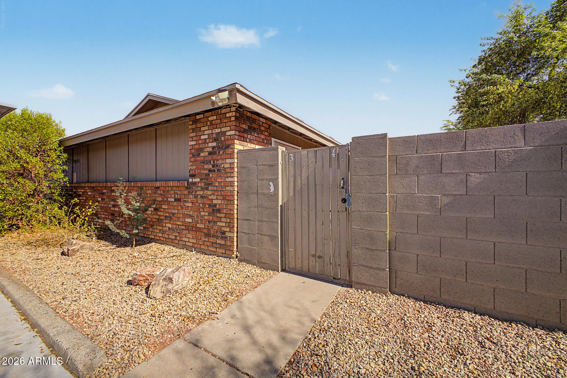 2931 E Beck Lane 4
