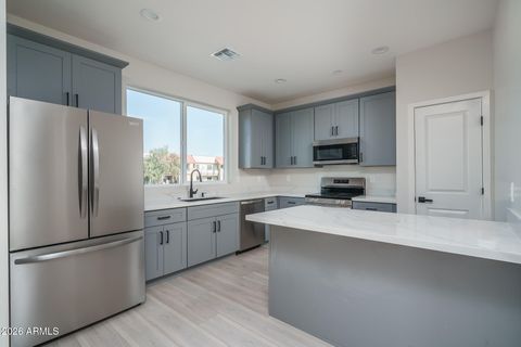 2601 E CLARENDON Avenue 2 Phoenix AZ 85016