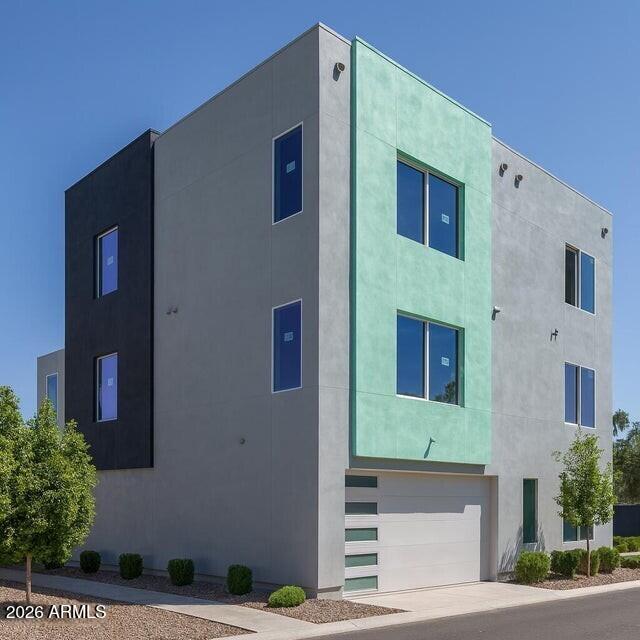 2601 E CLARENDON Avenue 2