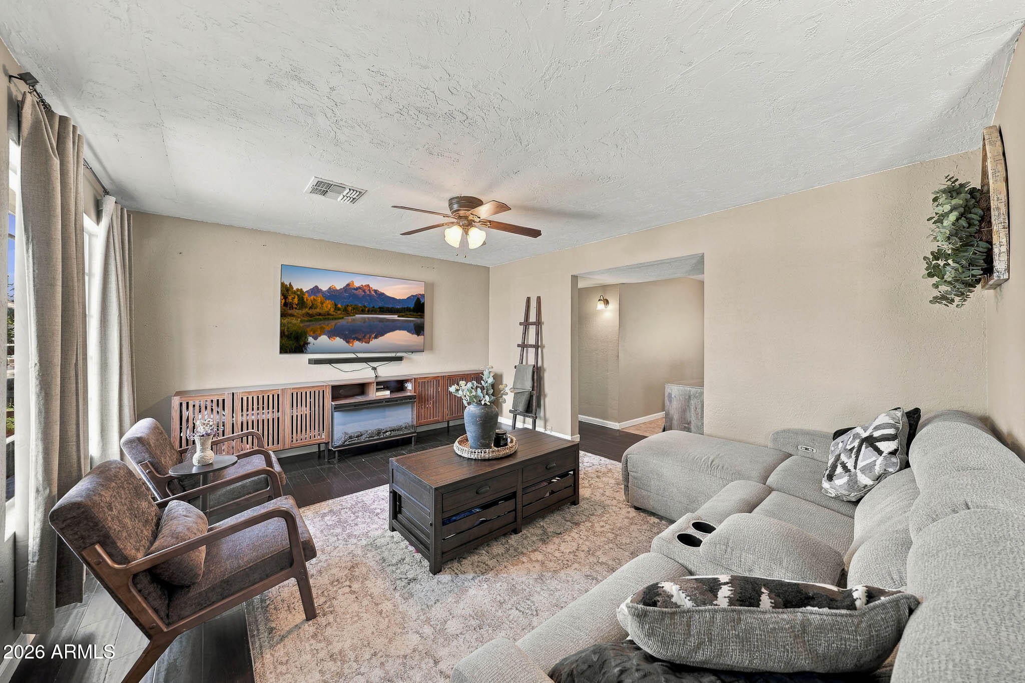 2809 W LAWRENCE Road