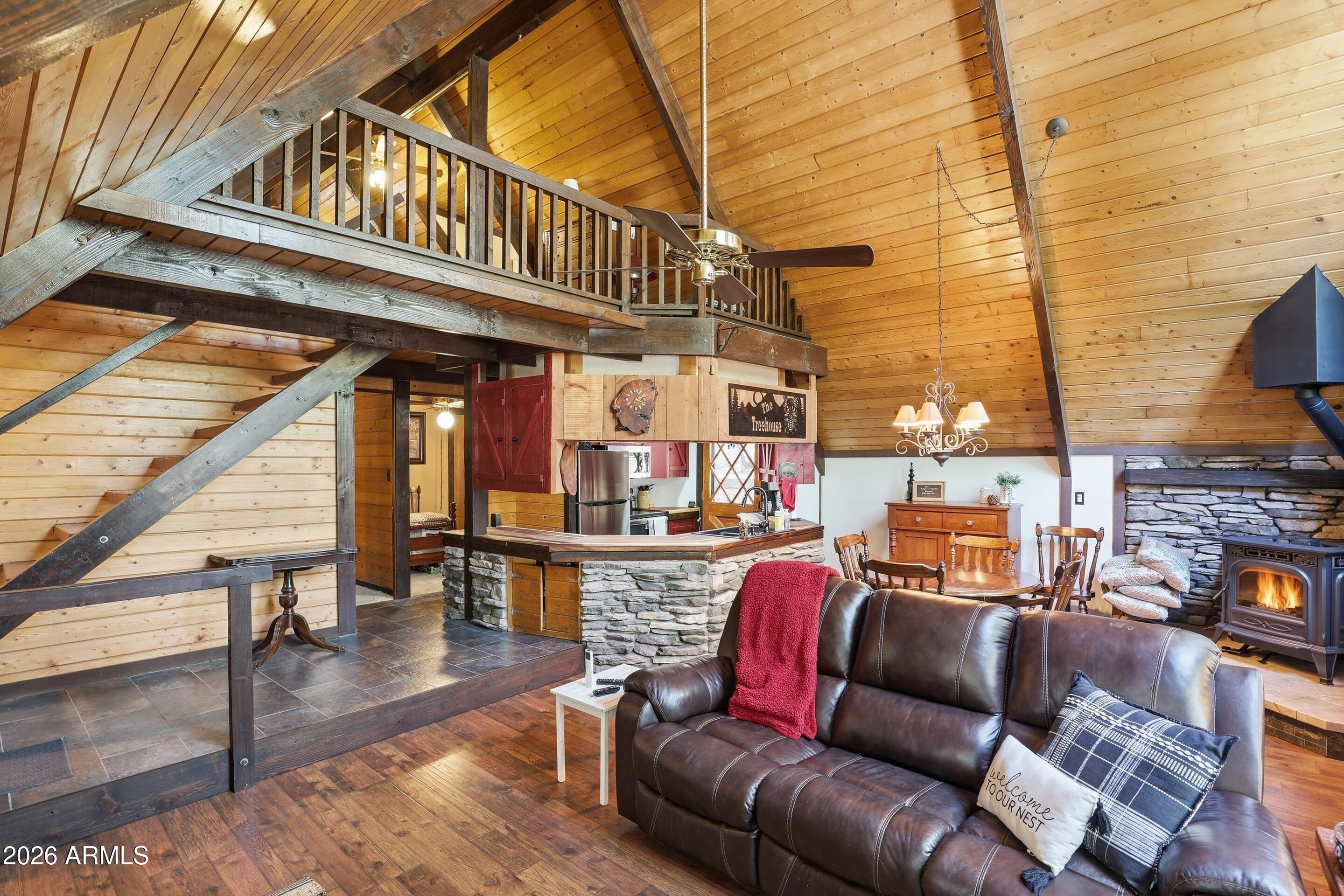 3949 N Apache Trail