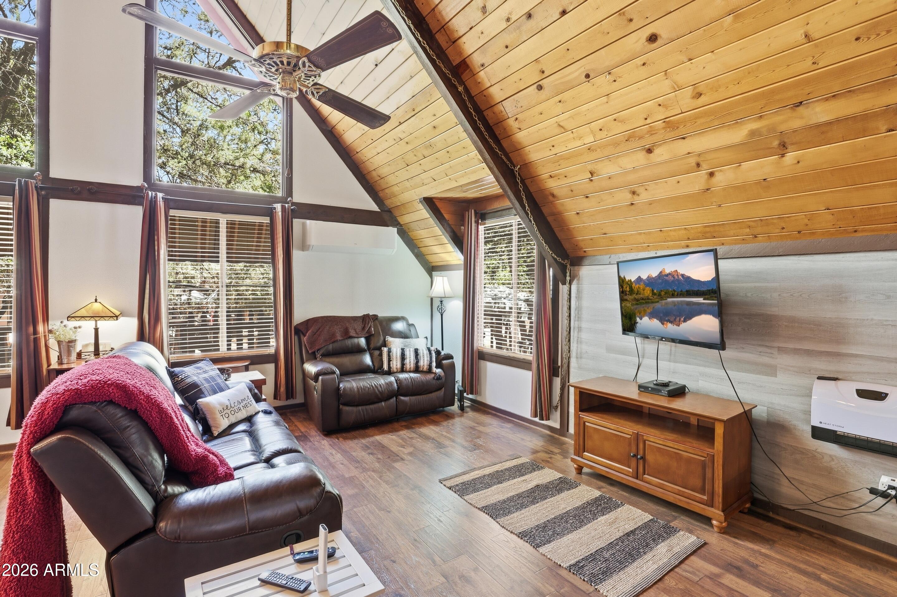 3949 N Apache Trail