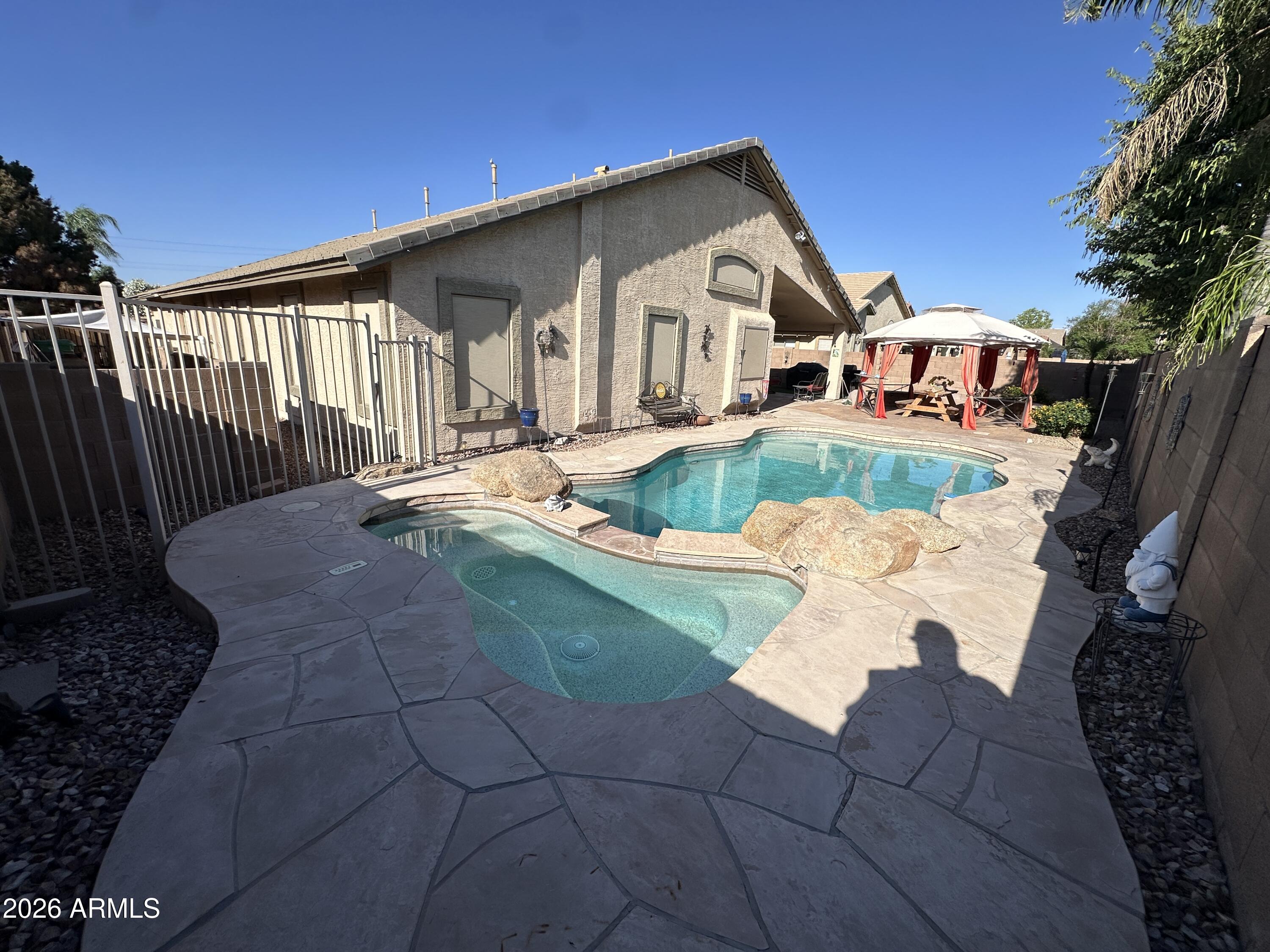 MERIDIAN POINTE - Residential