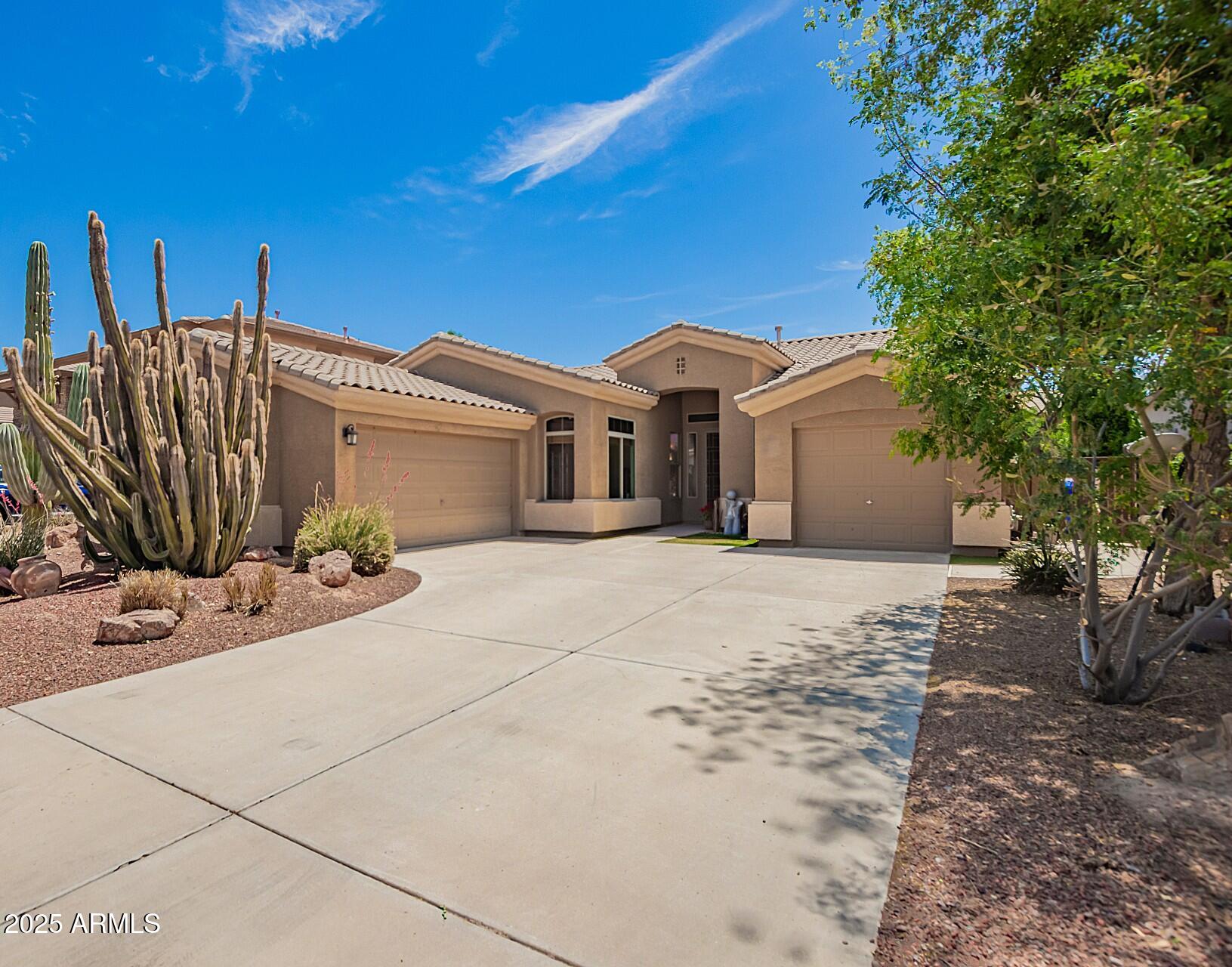 4667 E COUNTY DOWN Drive