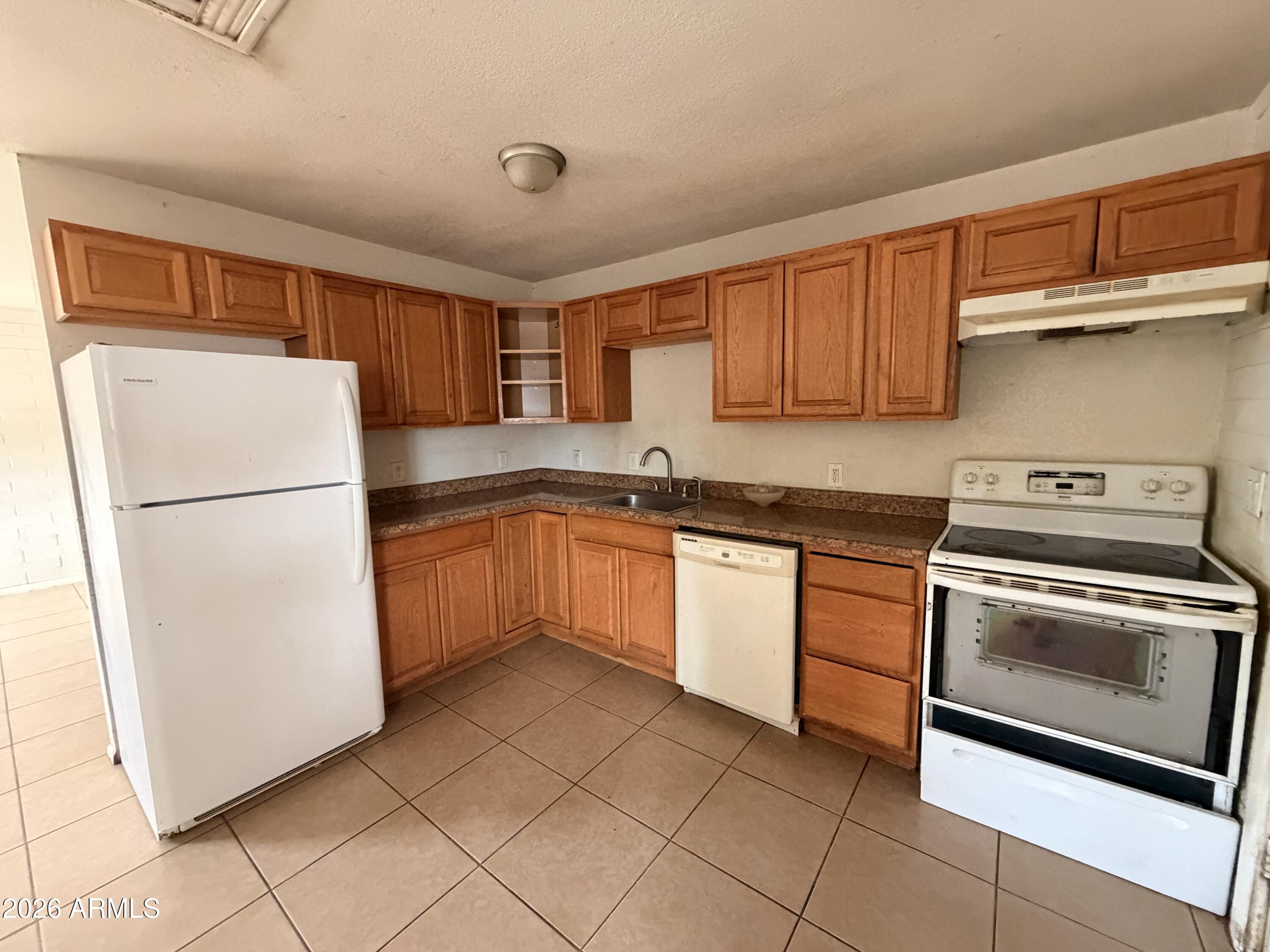 366 W TAYLOR Avenue
