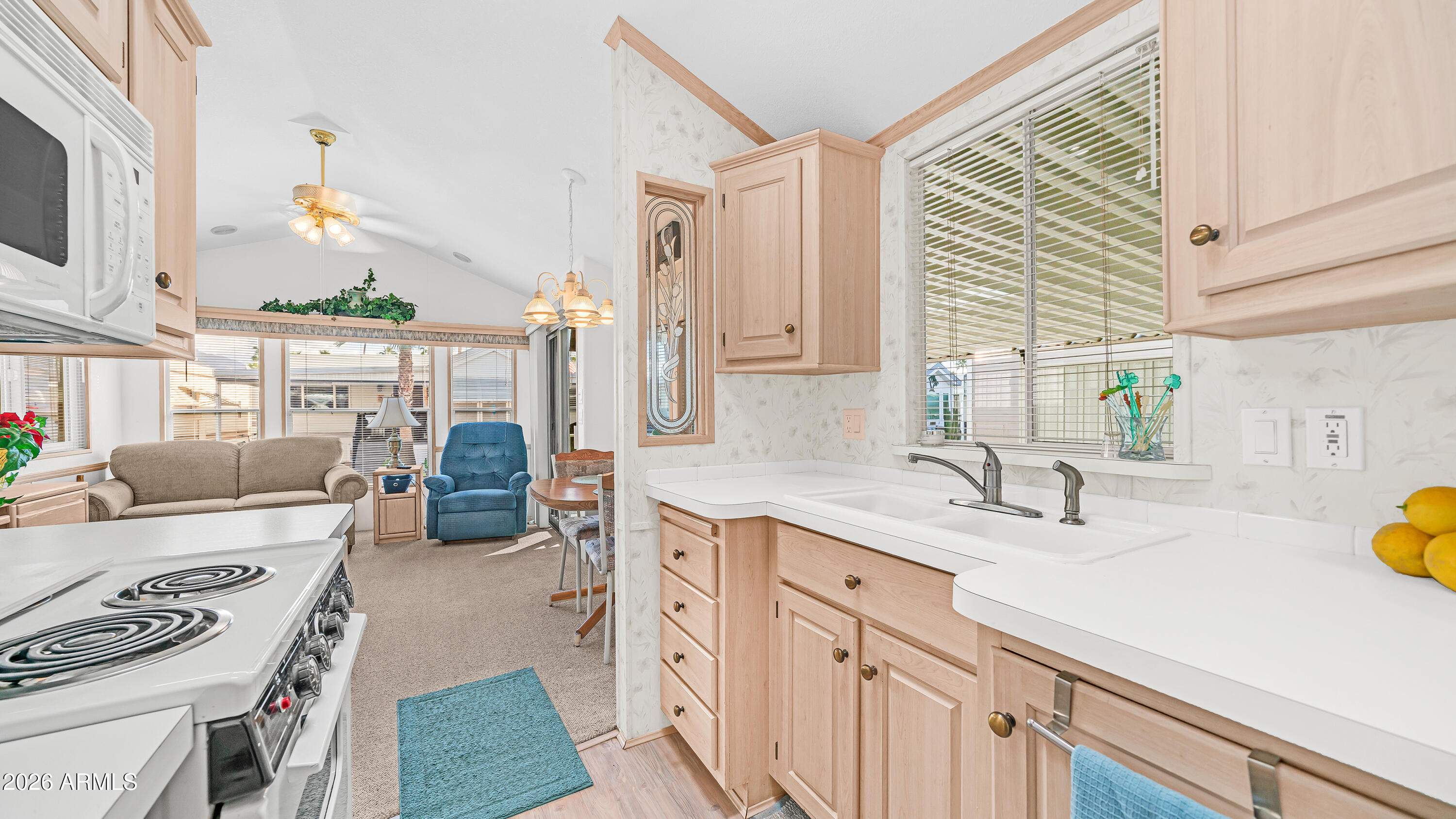 GOLDEN VISTA - Residential