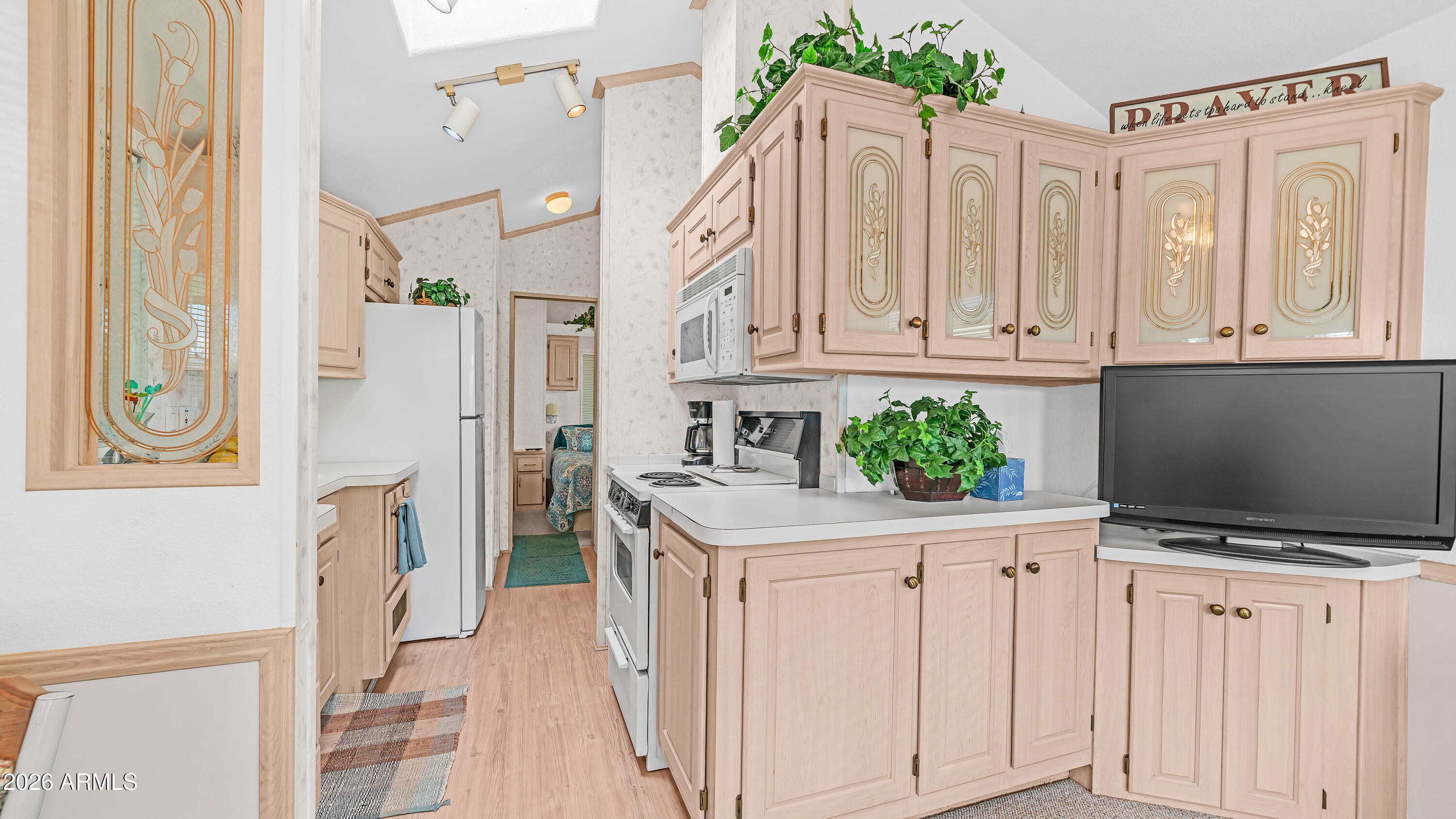 GOLDEN VISTA - Residential