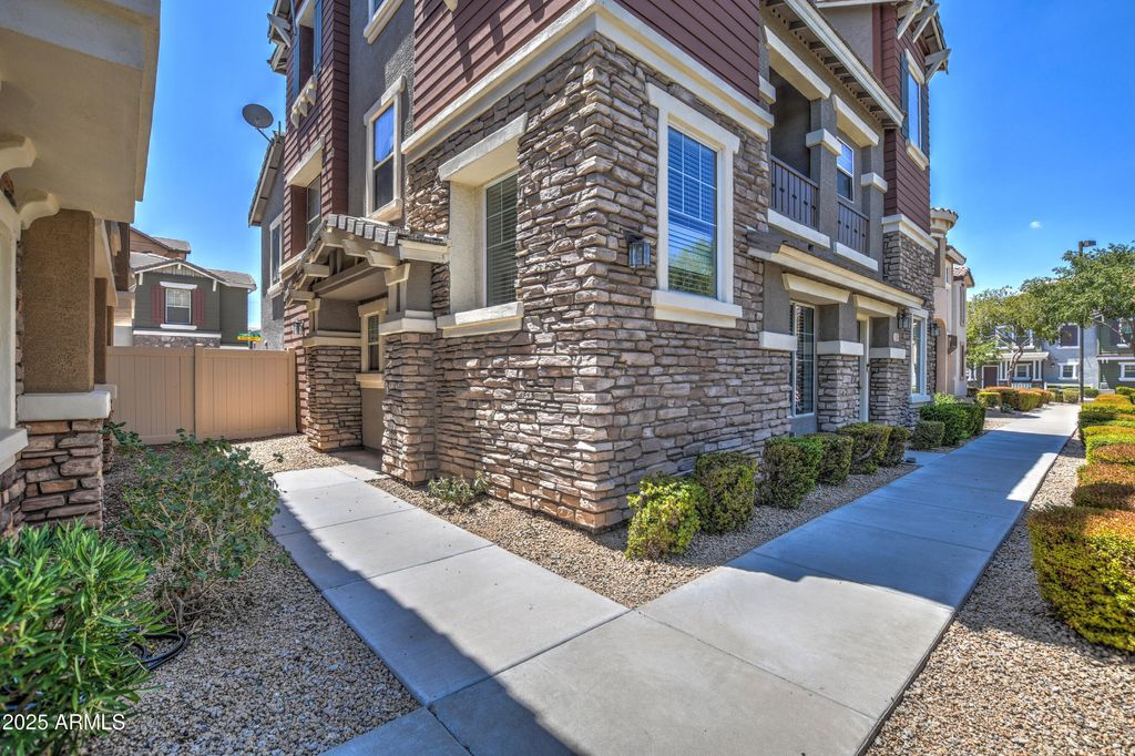 Photo of 134 W Campbell Court, Gilbert, AZ 85233 (MLS # 6958687)