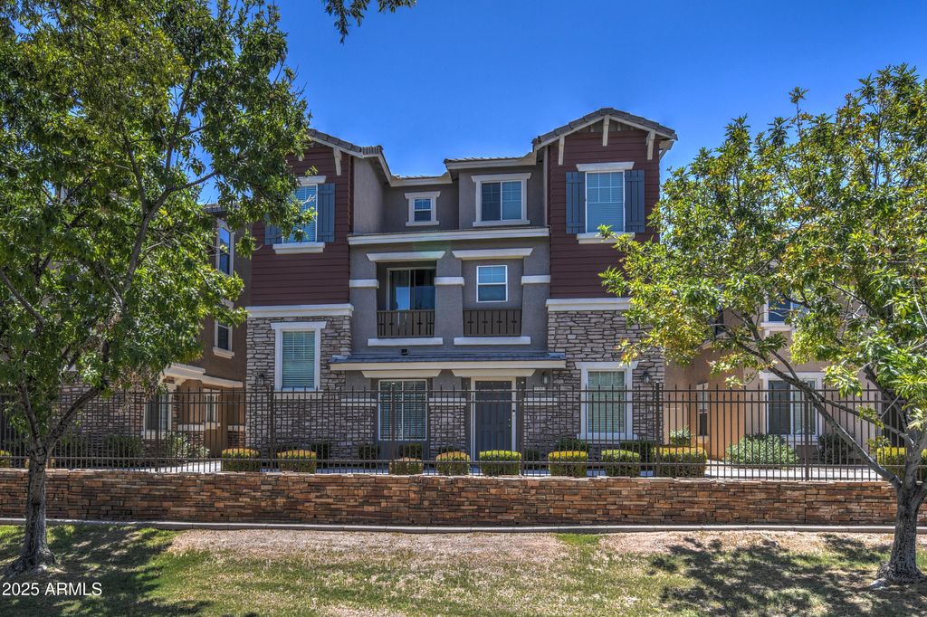 Photo of 134 W Campbell Court, Gilbert, AZ 85233 (MLS # 6958687)