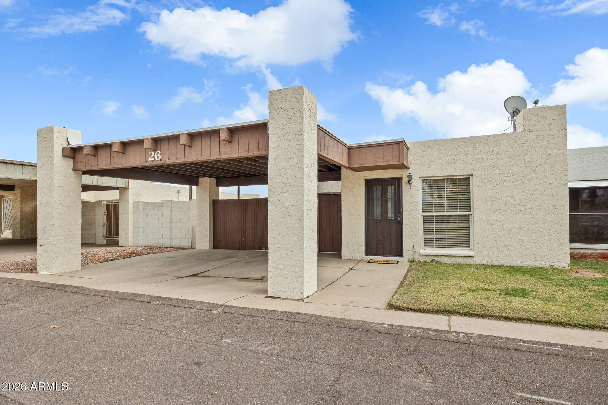 1725 N DATE Street 26