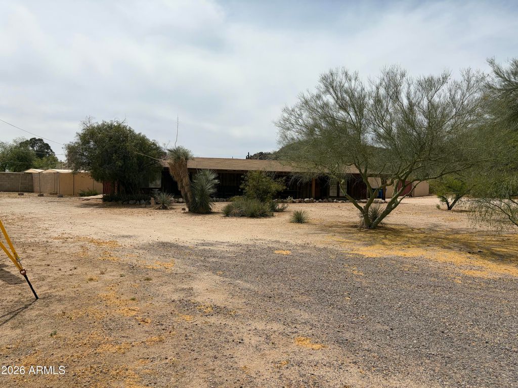 Photo of 2105 E Lone Cactus Drive, Phoenix, AZ 85024 (MLS # 7030177)