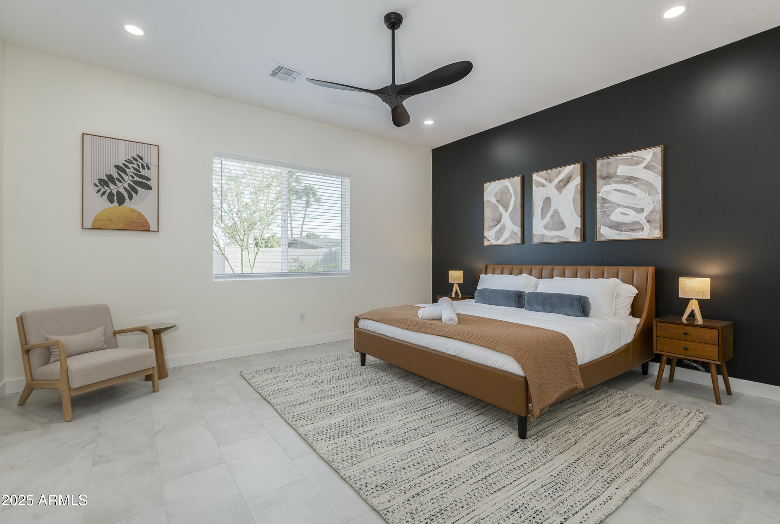 5049 E SHAW BUTTE Drive