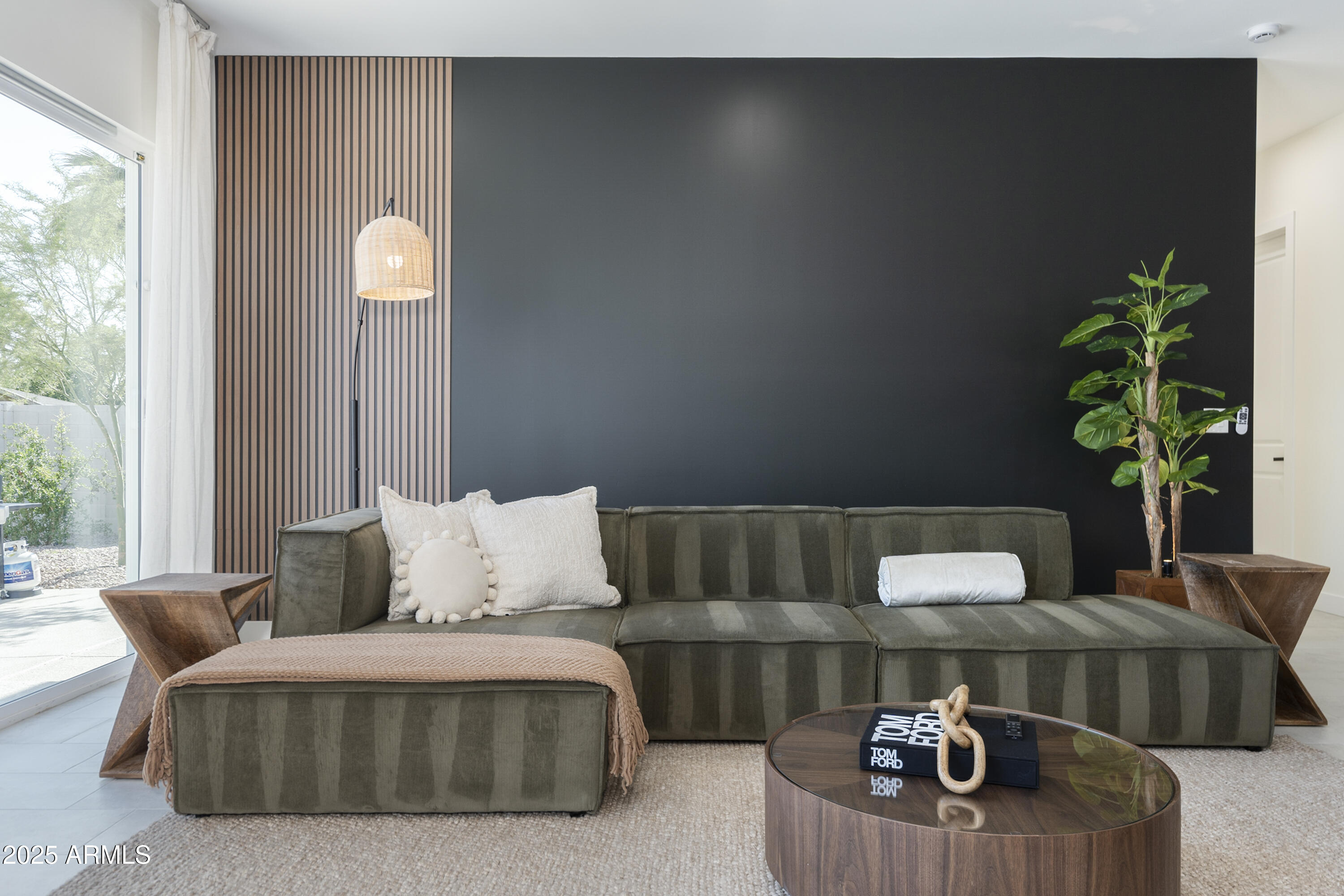 5049 E SHAW BUTTE Drive