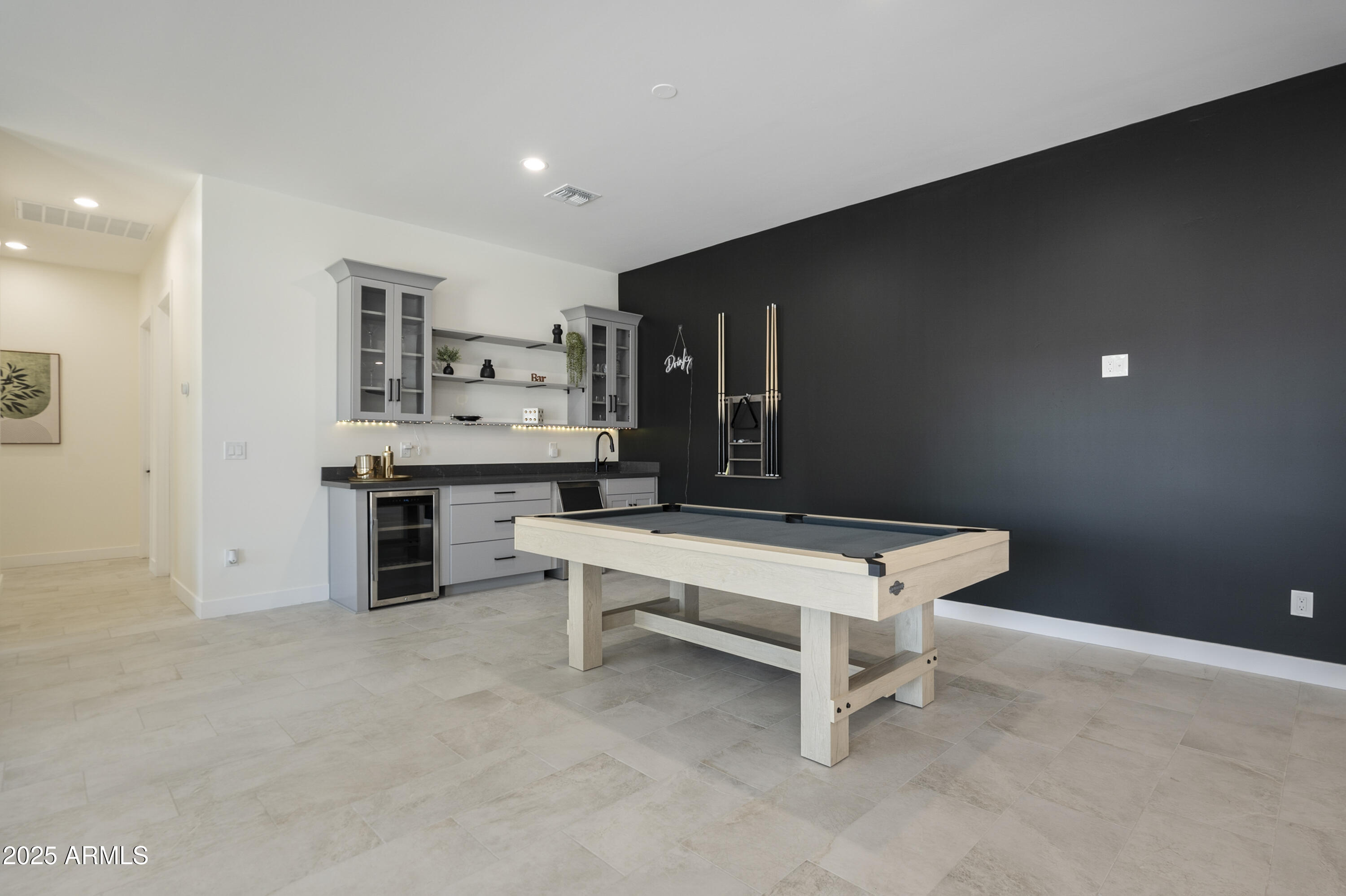 5049 E SHAW BUTTE Drive