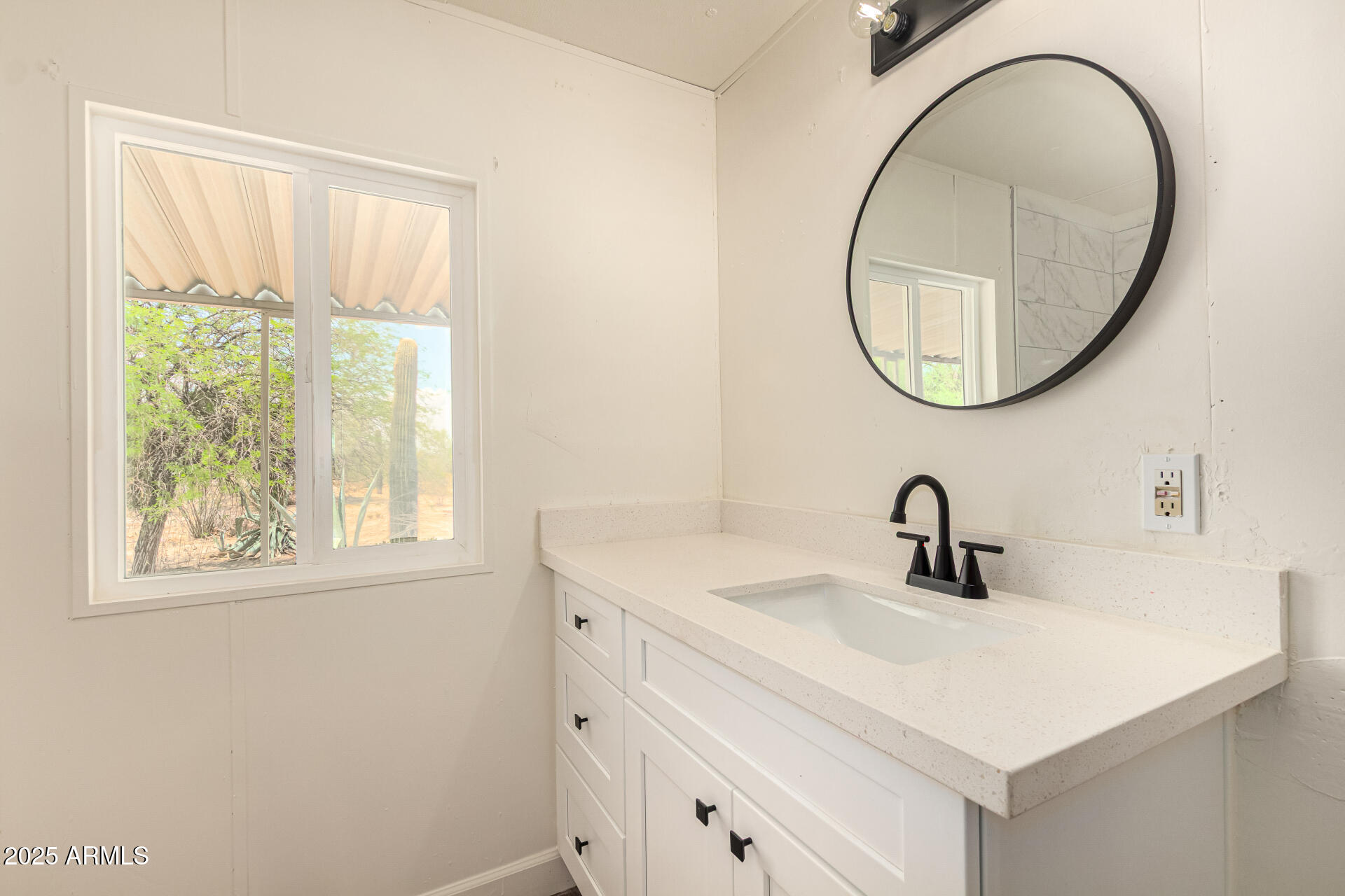 3663 N THISTLE Drive