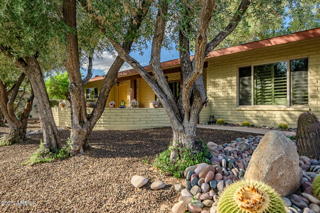 Photo of 7829 E Carefree Estates Circle, Carefree, AZ 85377 (MLS # 6948735)